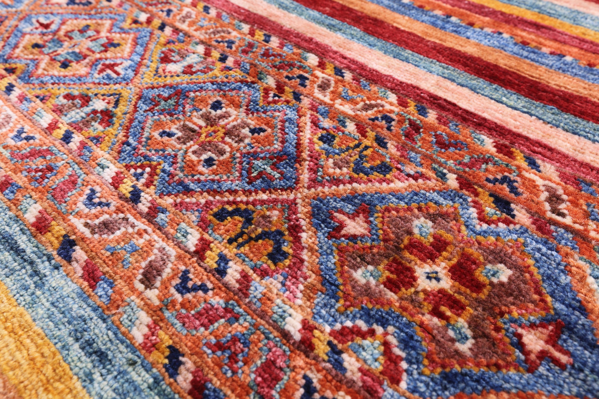Khorjin Persian Gabbeh Handmade Wool Rug - 4' 0" X 5' 10" - Golden Nile