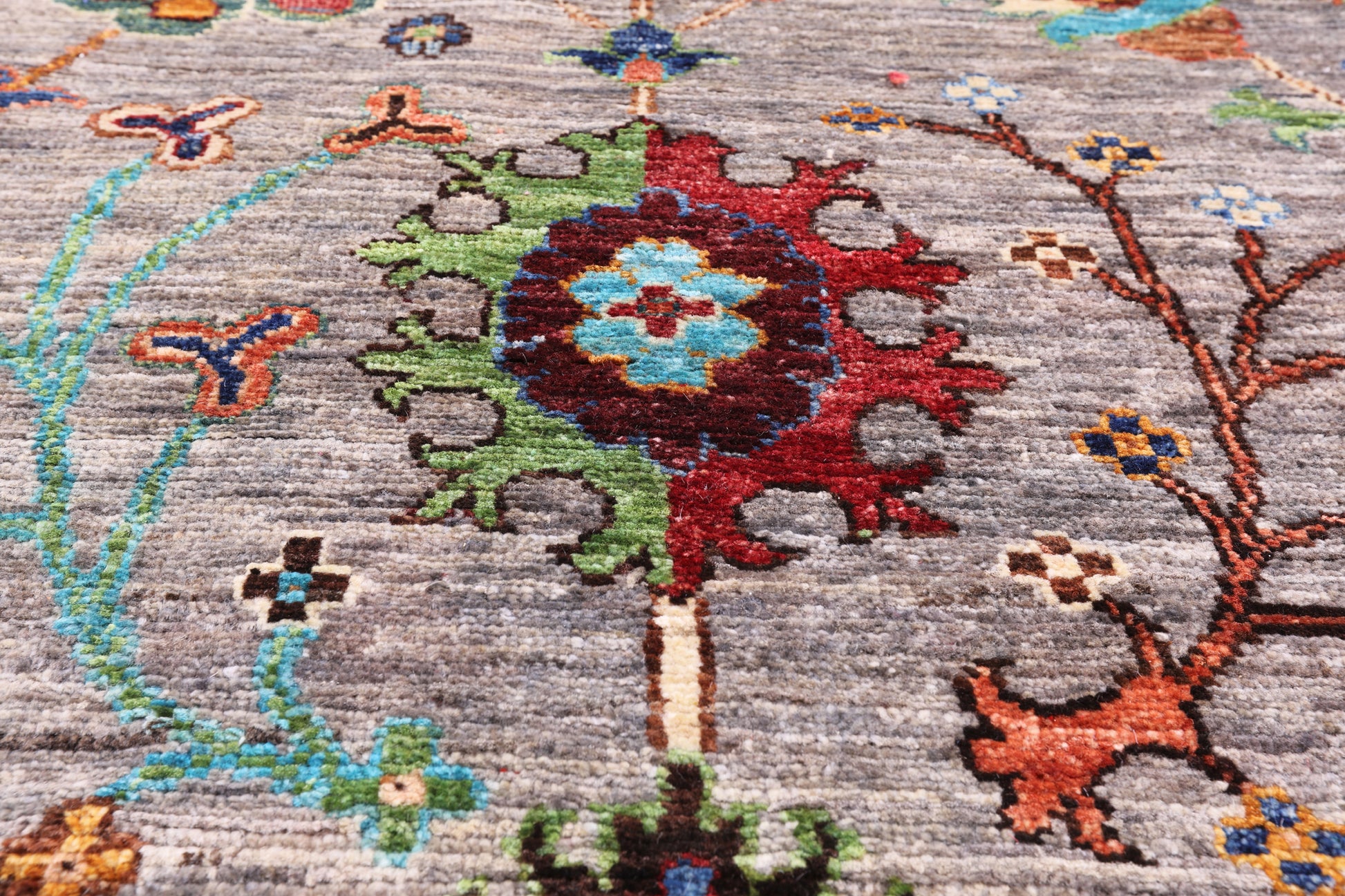 Peshawar Hand Knotted Wool Rug - 6' 6" X 9' 9" - Golden Nile