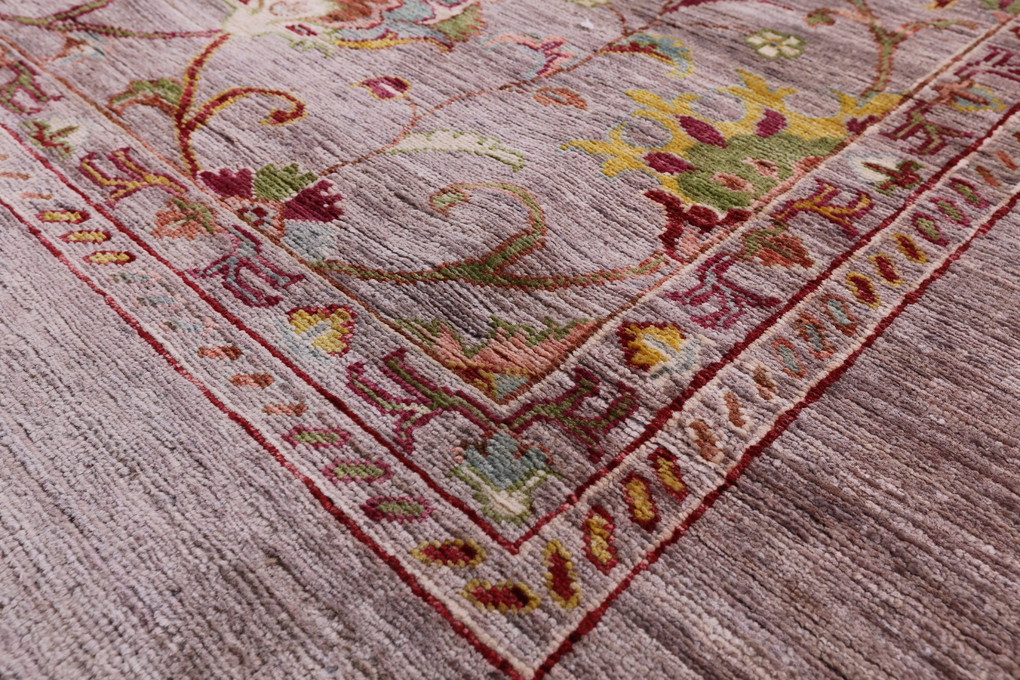 Peshawar Hand Knotted Wool Rug - 5' 8" X 8' 0" - Golden Nile