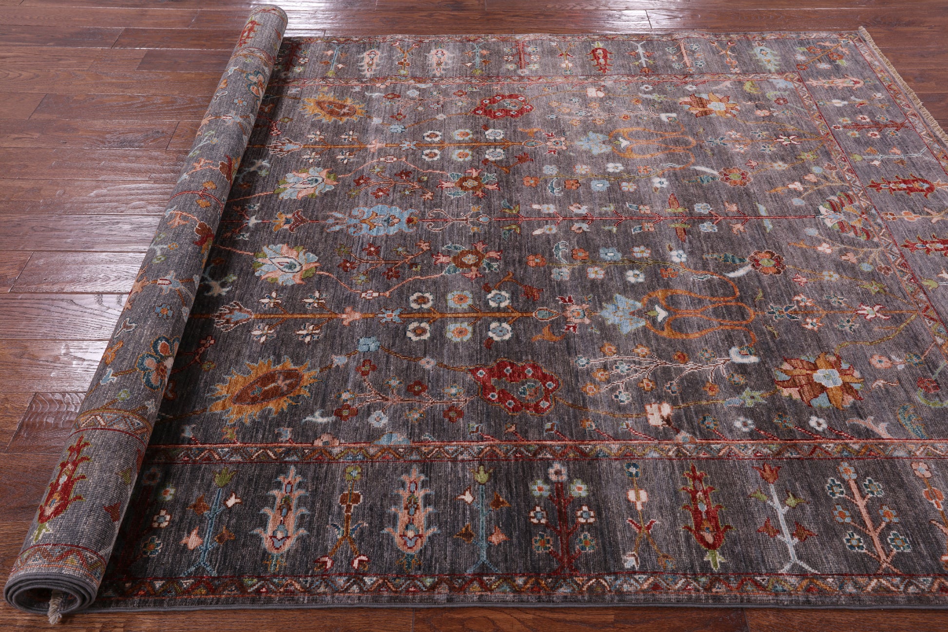 Peshawar Hand Knotted Wool Rug - 5' 9" X 8' 4" - Golden Nile