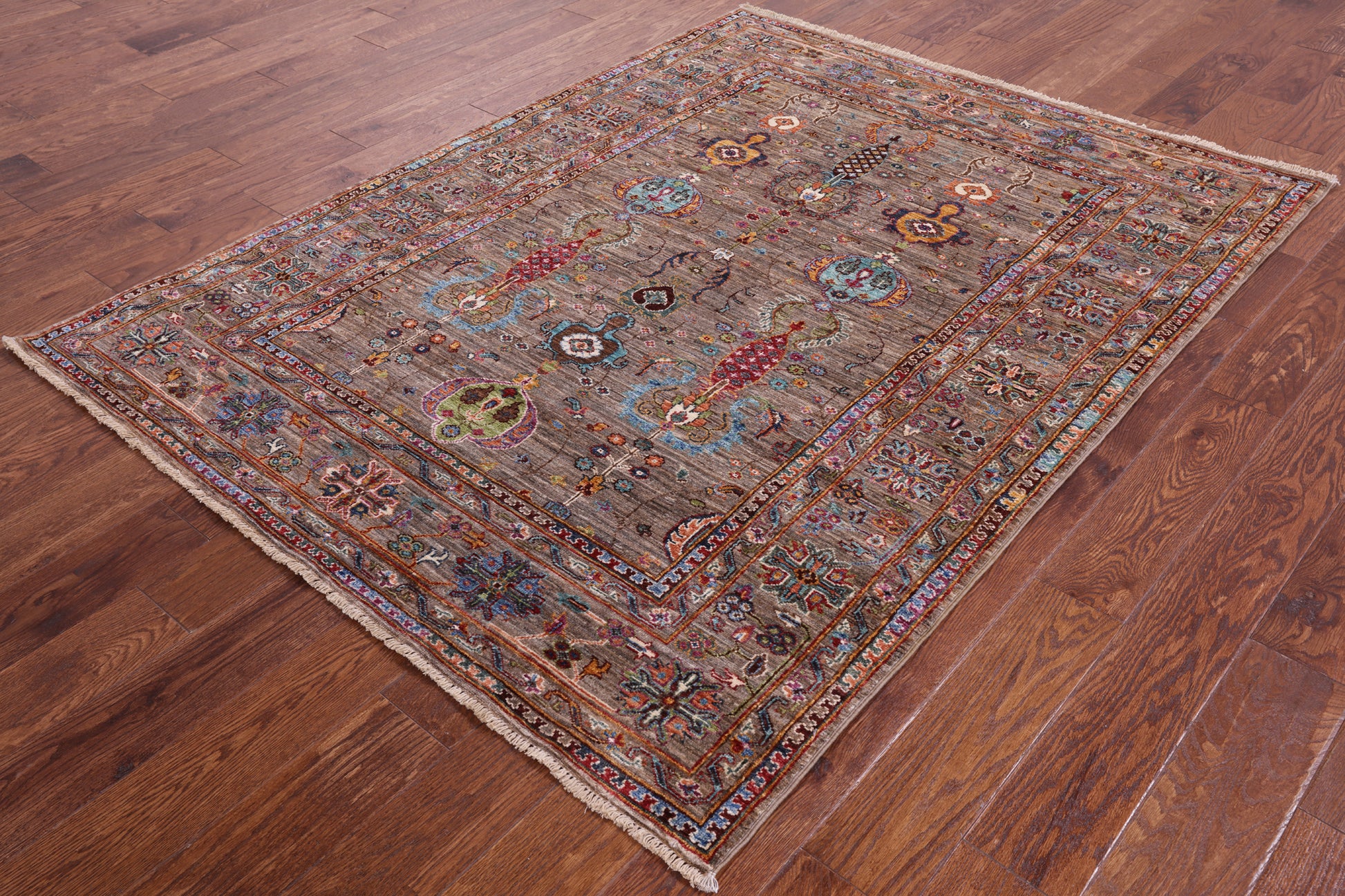 Peshawar Hand Knotted Wool Rug - 4' 10" X 6' 5" - Golden Nile