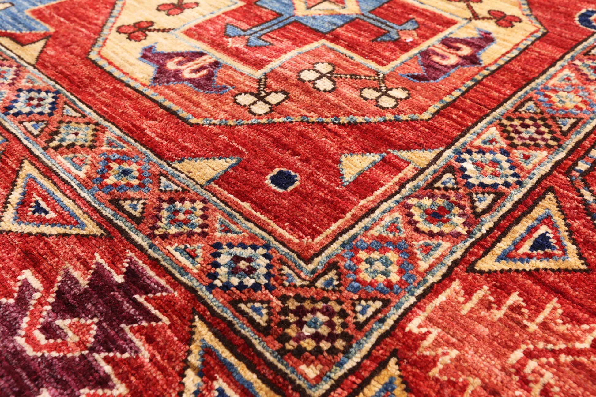 Red Turkmen Ersari Handmade Wool Rug - 4' 8" X 6' 11" - Golden Nile