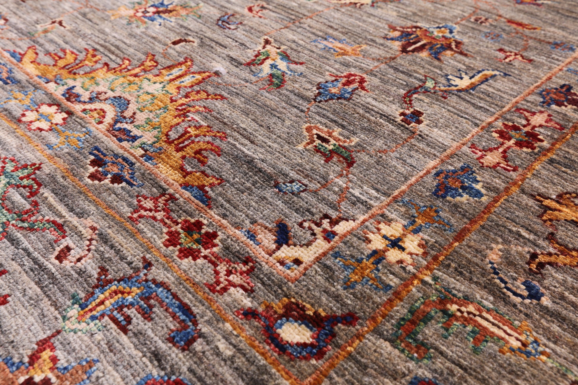 Peshawar Hand Knotted Wool Rug - 5' 7" X 8' 0" - Golden Nile