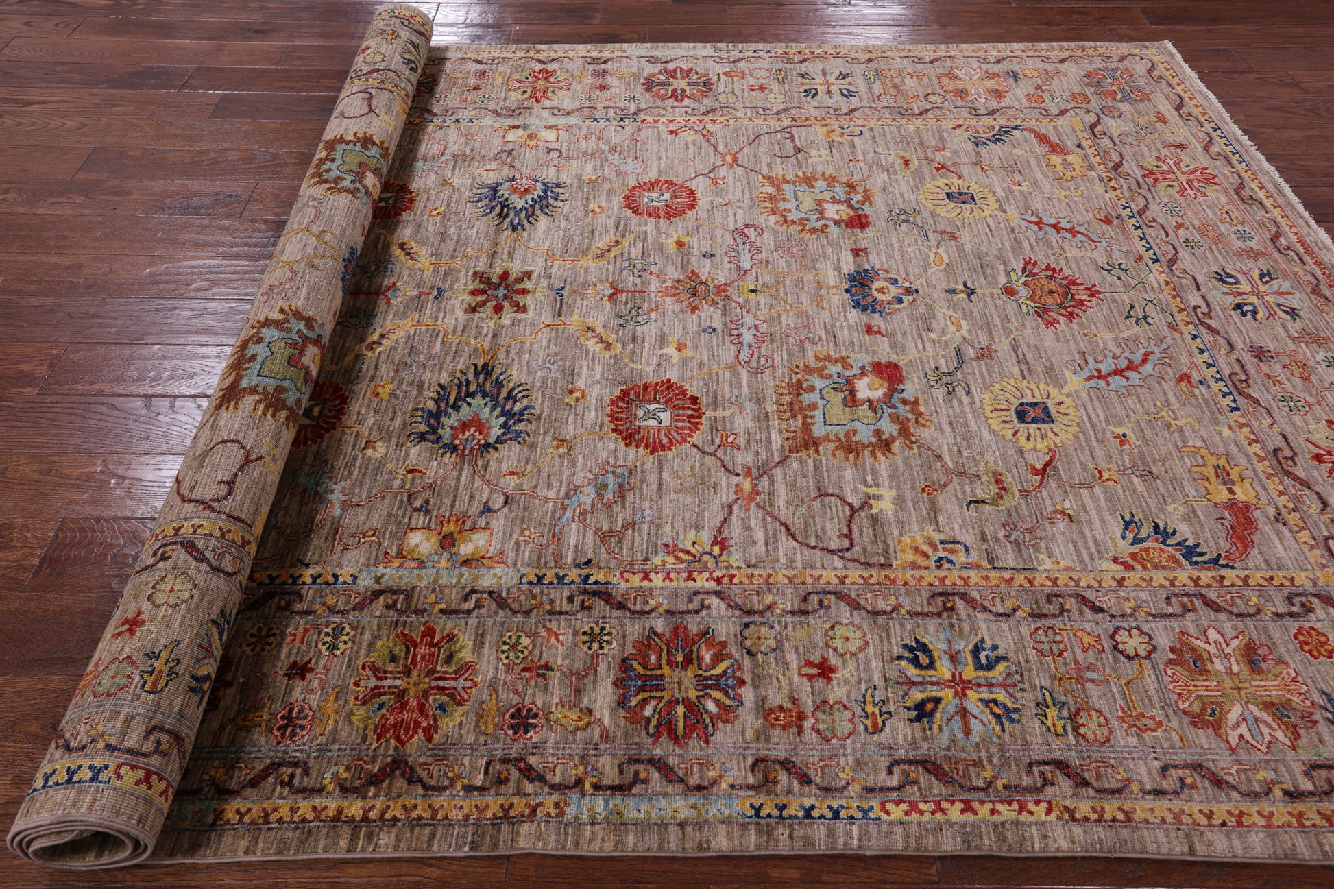 Peshawar Hand Knotted Wool Rug - 6' 7" X 9' 10" - Golden Nile