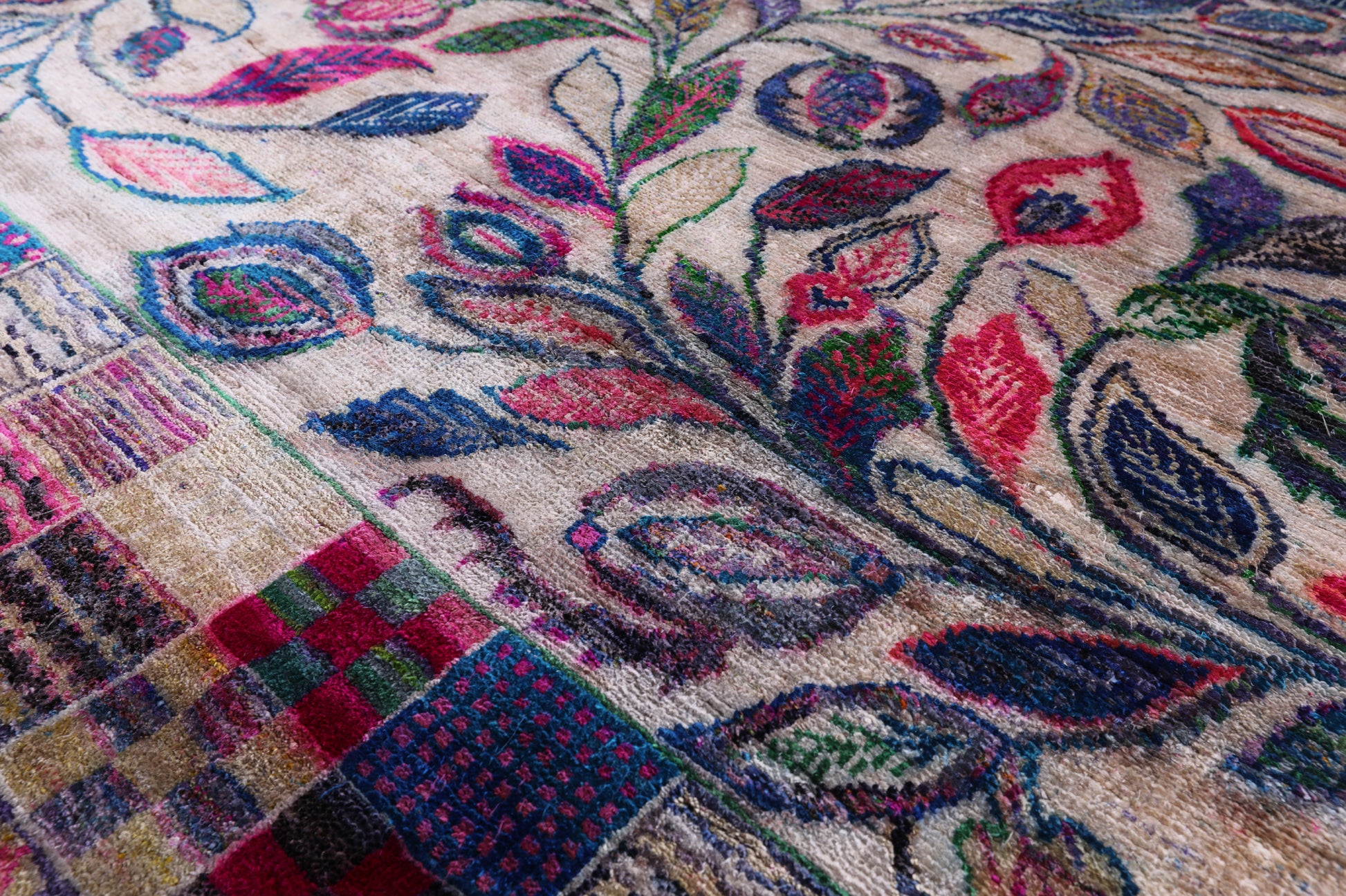 Persian Hand Knotted 100% Silk Rug - 8' 1" X 9' 11" - Golden Nile