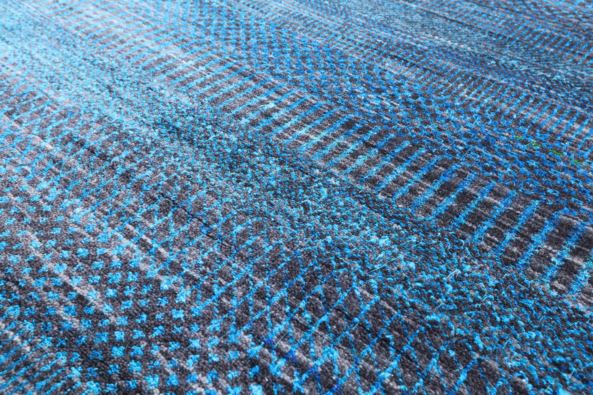 Blue Savannah Grass Hand Knotted Wool & Silk Rug - 9' 0" X 17' 10" - Golden Nile