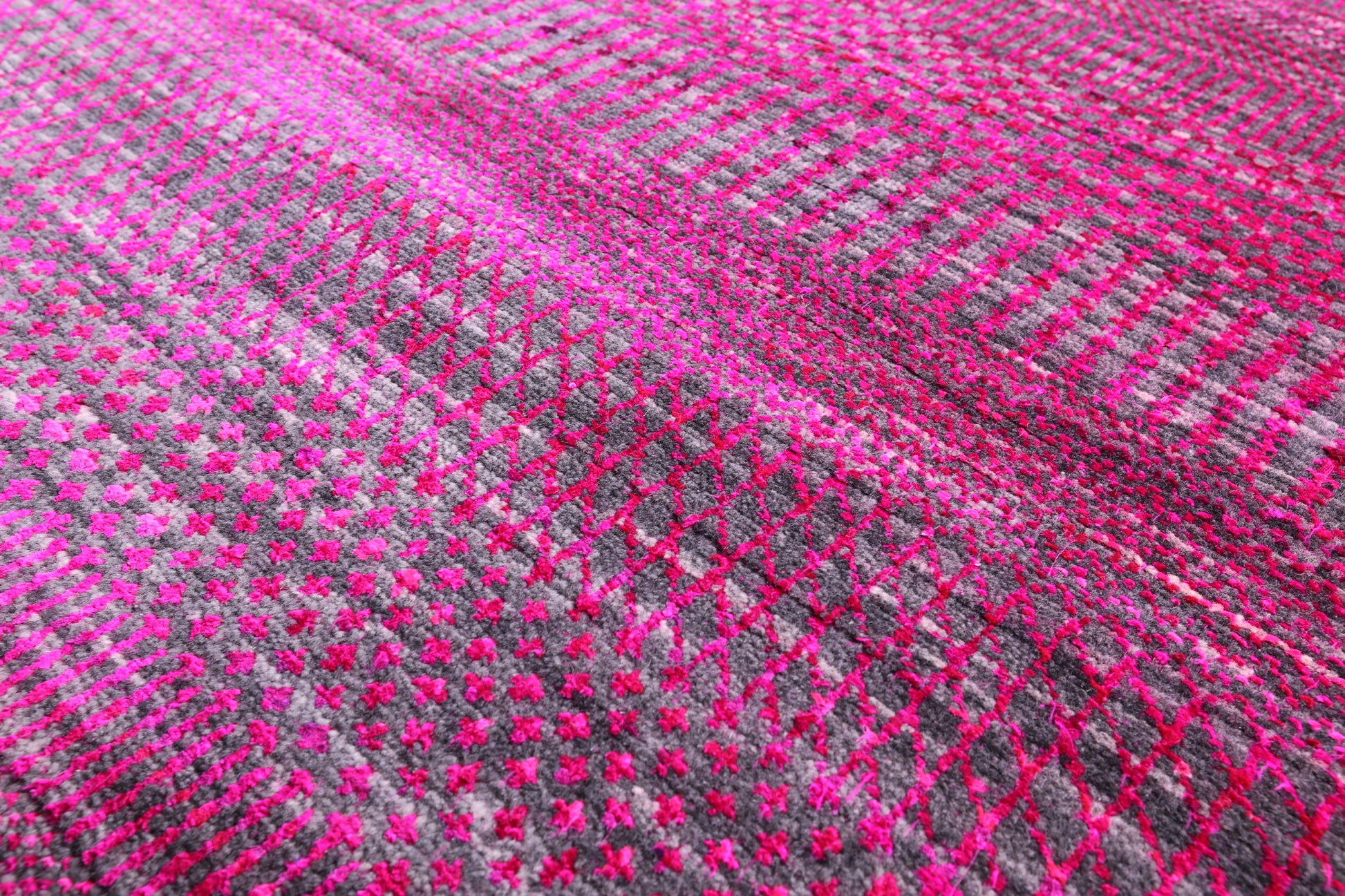 Pink Savannah Grass Hand Knotted Wool & Silk Rug - 8' 11" X 17' 11" - Golden Nile