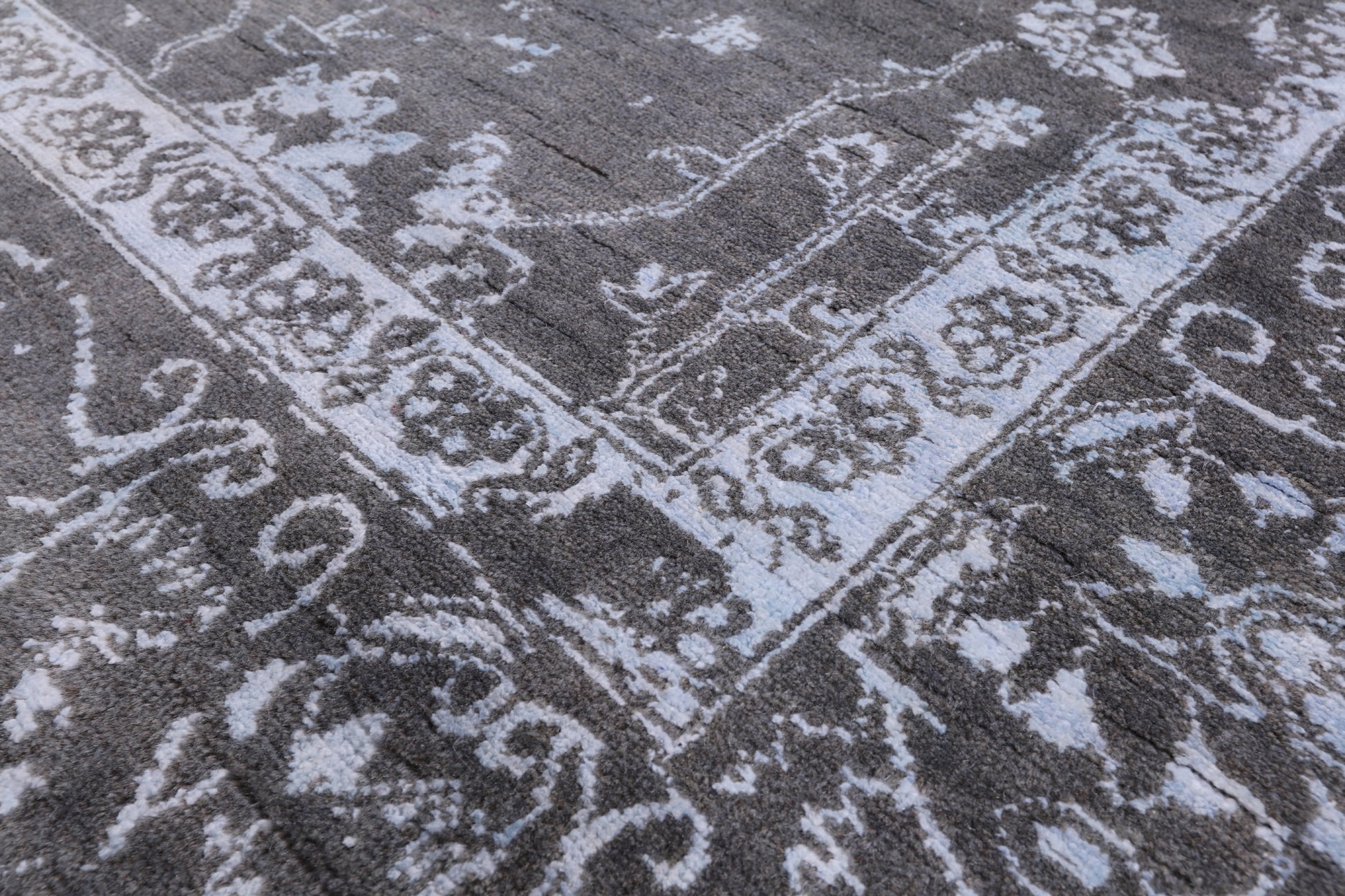 Grey Modern Hand Knotted Wool & Silk Rug - 8' 1" X 10' 0" - Golden Nile
