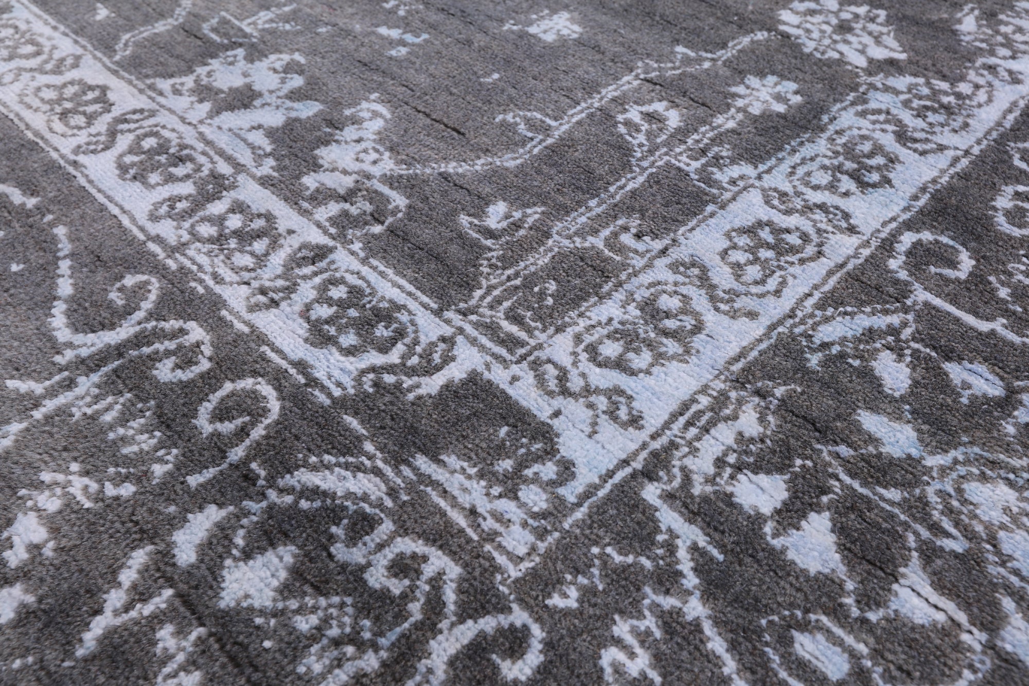 Grey Modern Hand Knotted Wool & Silk Rug - 8' 1" X 10' 0" - Golden Nile