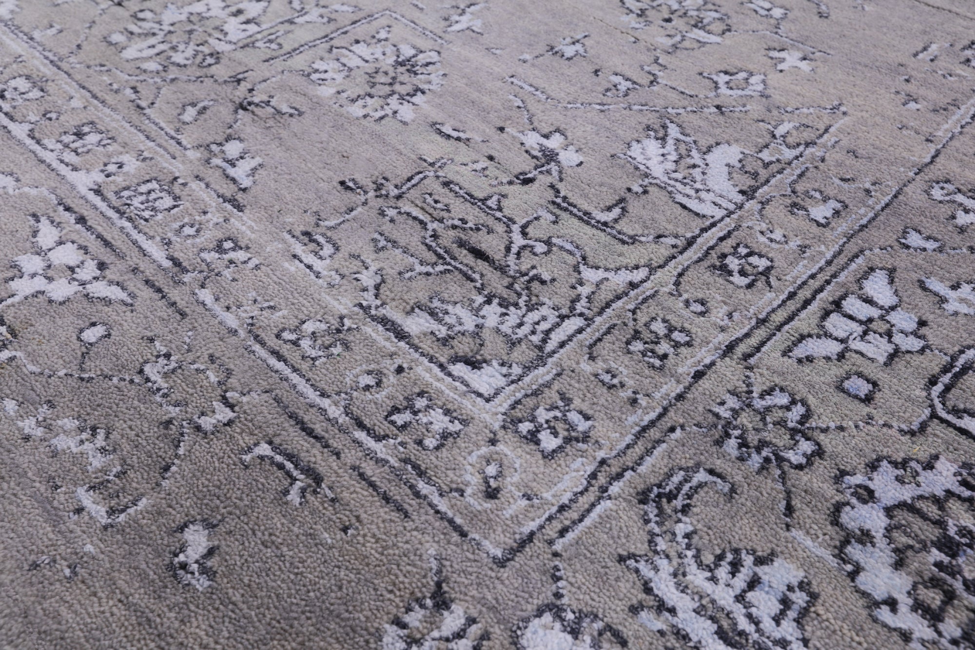 Grey Modern Handmade Wool & Silk Rug - 8' 2" X 10' 1" - Golden Nile