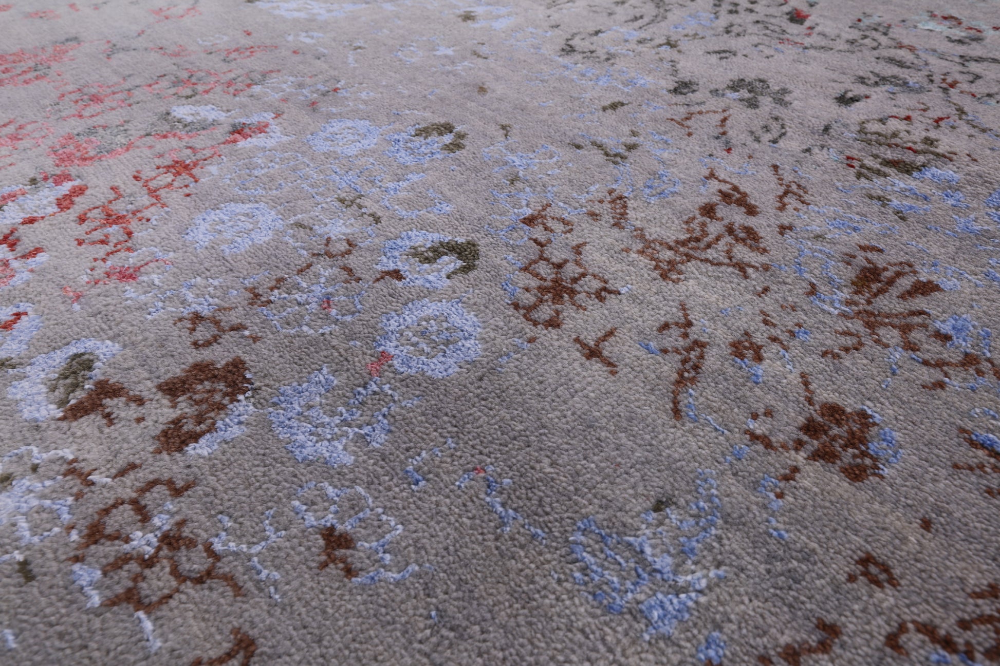 Modern Hand Knotted Wool & Silk Rug - 6' 0" X 9' 1" - Golden Nile