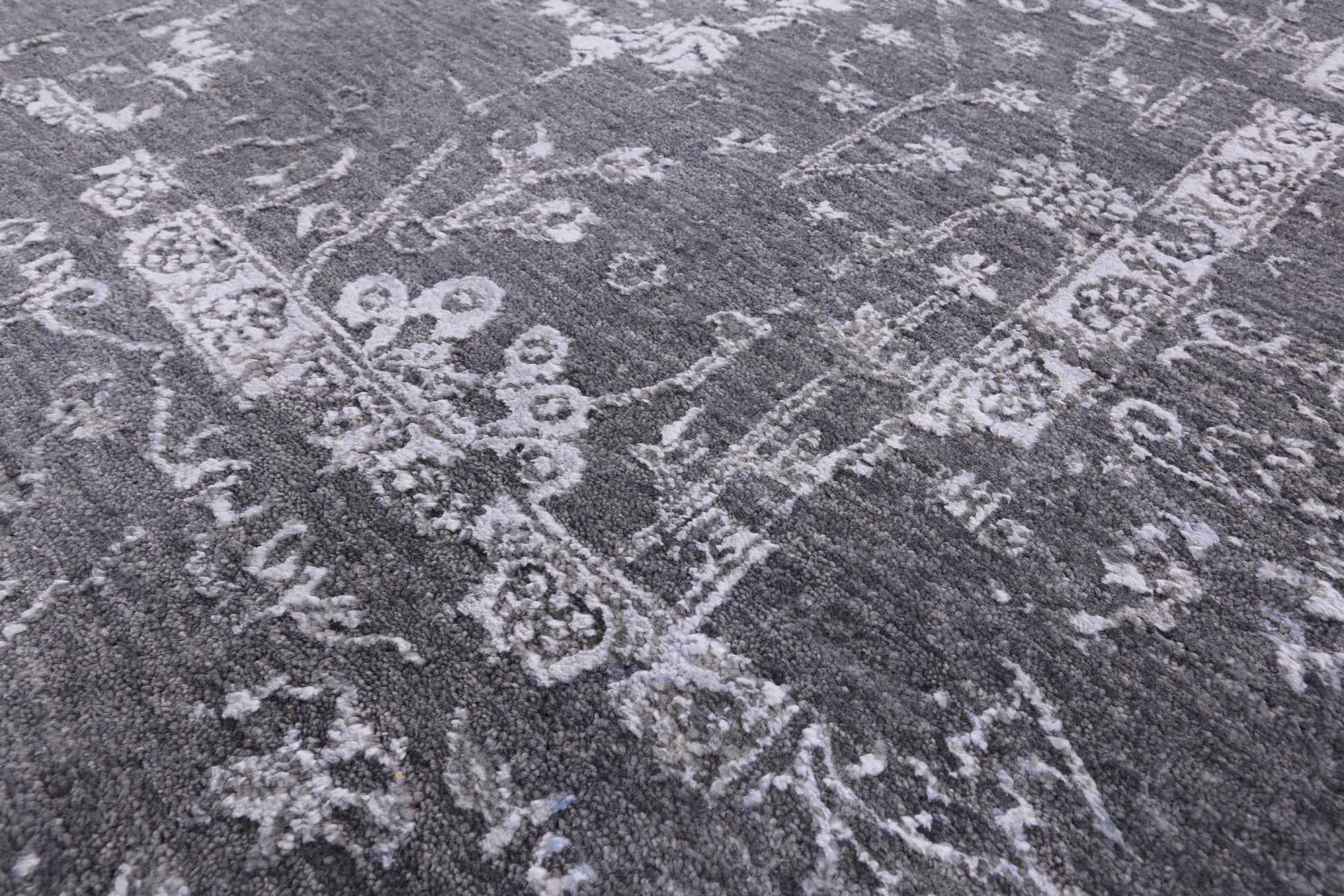 Grey Modern Handmade Wool & Silk Rug - 6' 1" X 9' 1" - Golden Nile