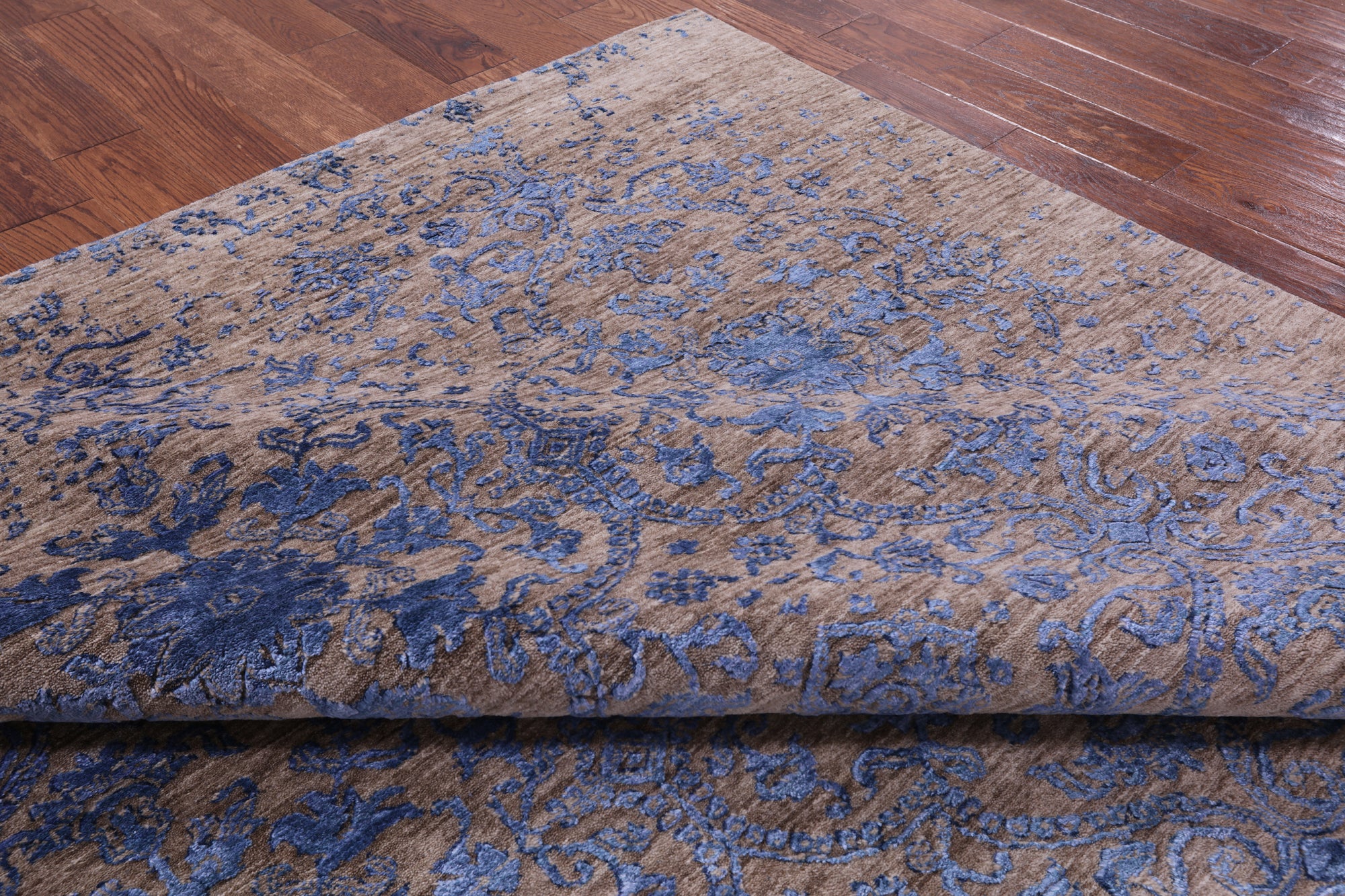 Modern Hand Knotted Wool & Silk Rug - 7' 9" X 10' 0" - Golden Nile