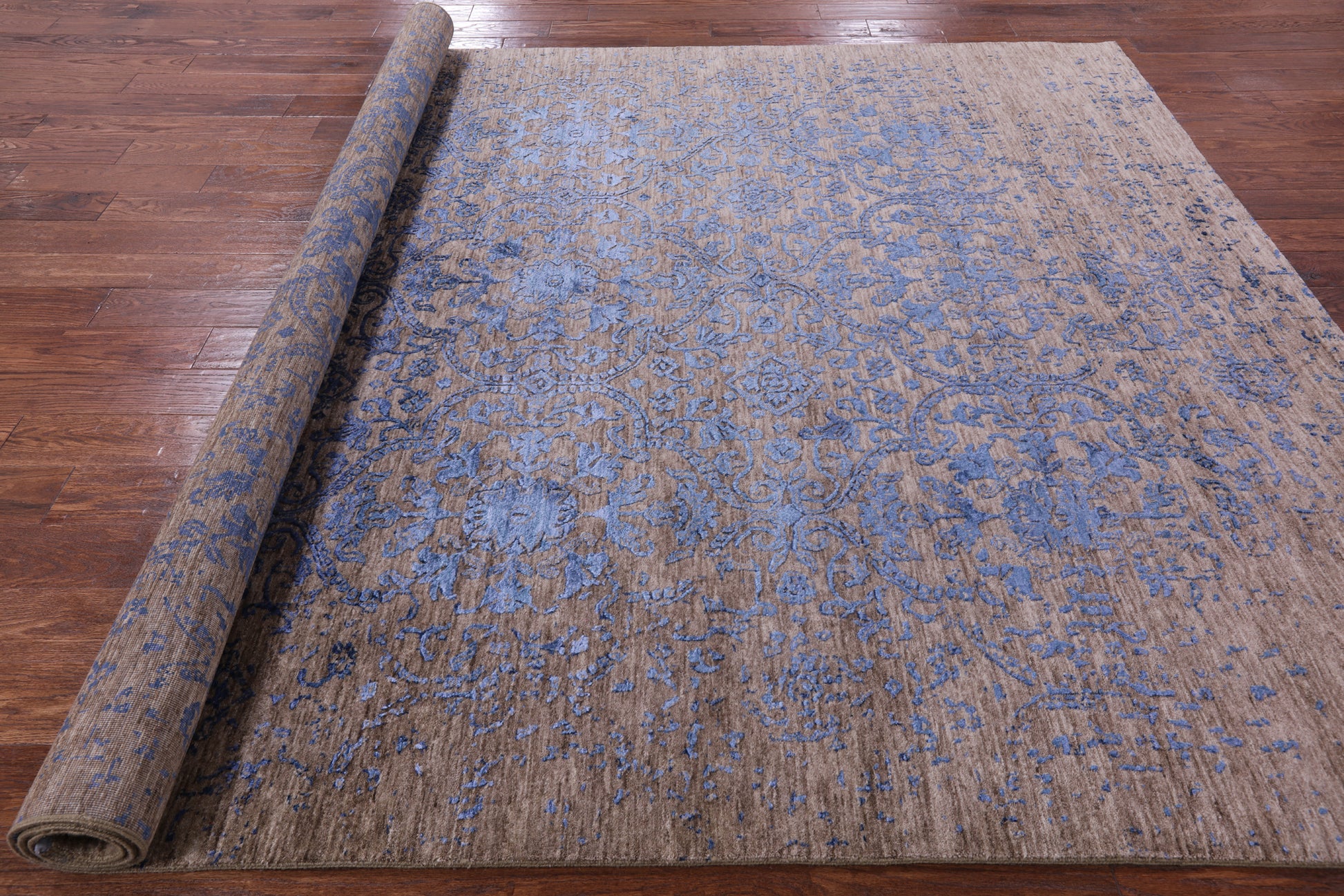 Modern Hand Knotted Wool & Silk Rug - 7' 9" X 10' 0" - Golden Nile
