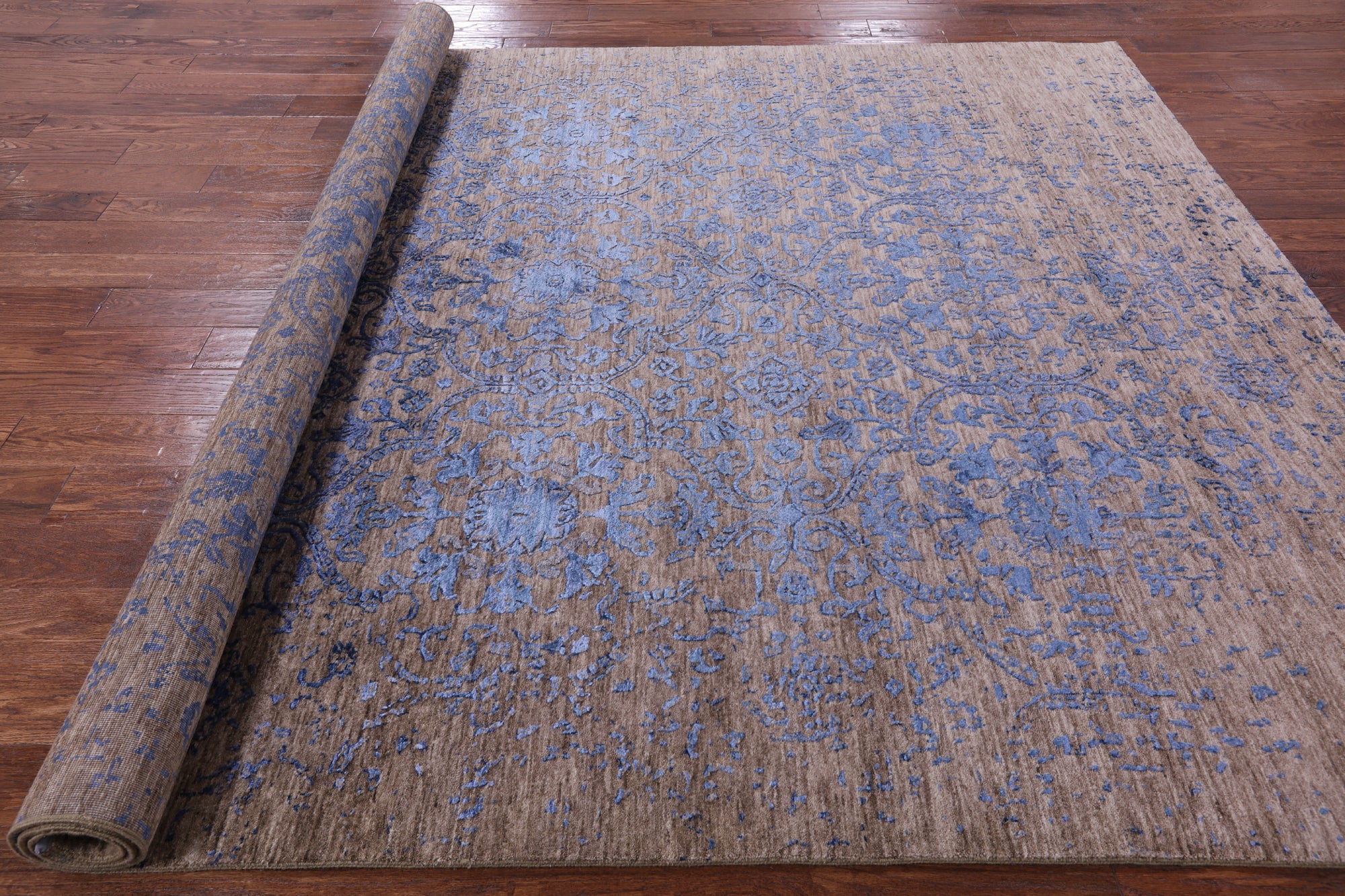 Modern Hand Knotted Wool & Silk Rug - 7' 9" X 10' 0" - Golden Nile