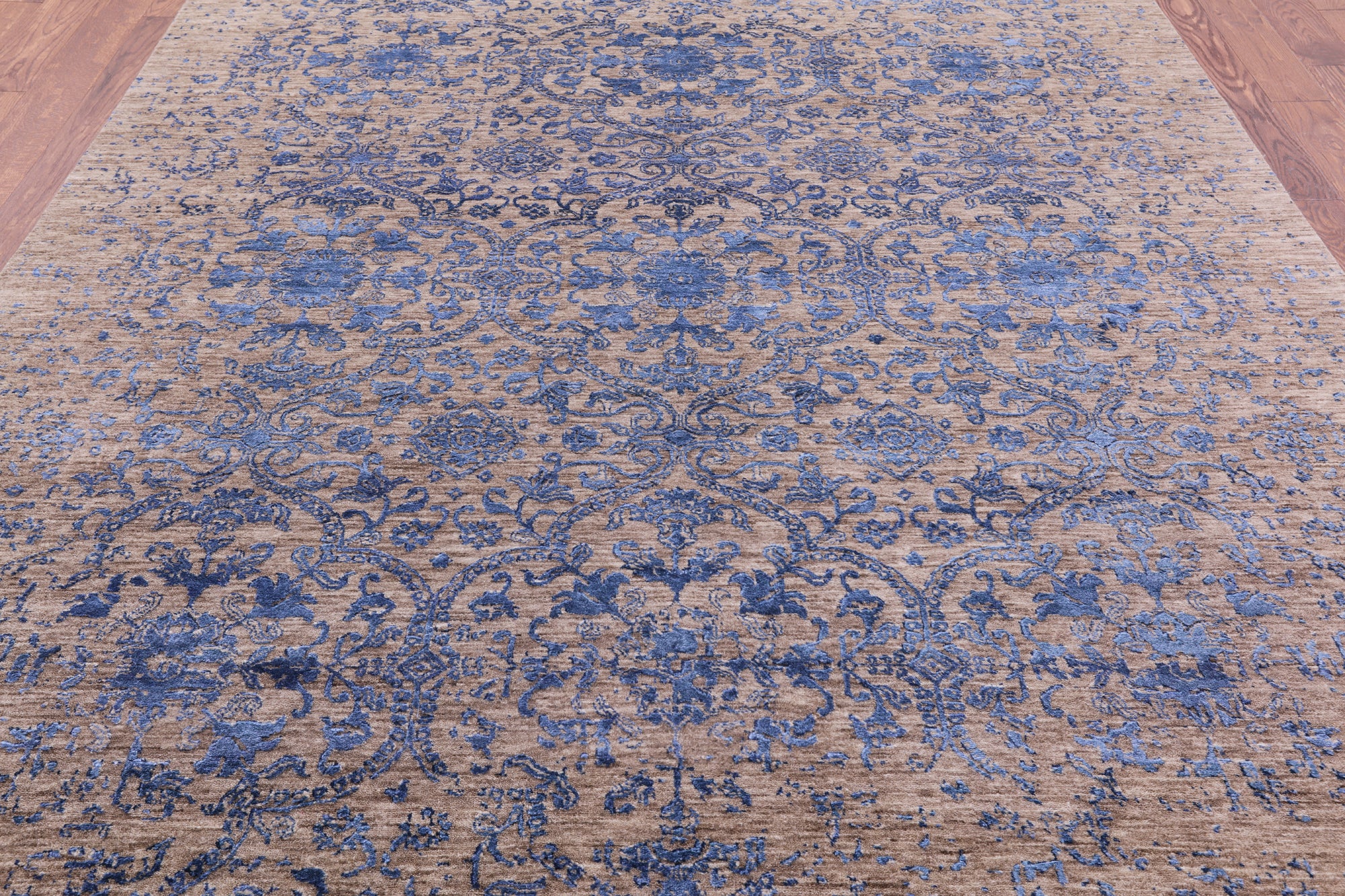 Modern Hand Knotted Wool & Silk Rug - 7' 9" X 10' 0" - Golden Nile