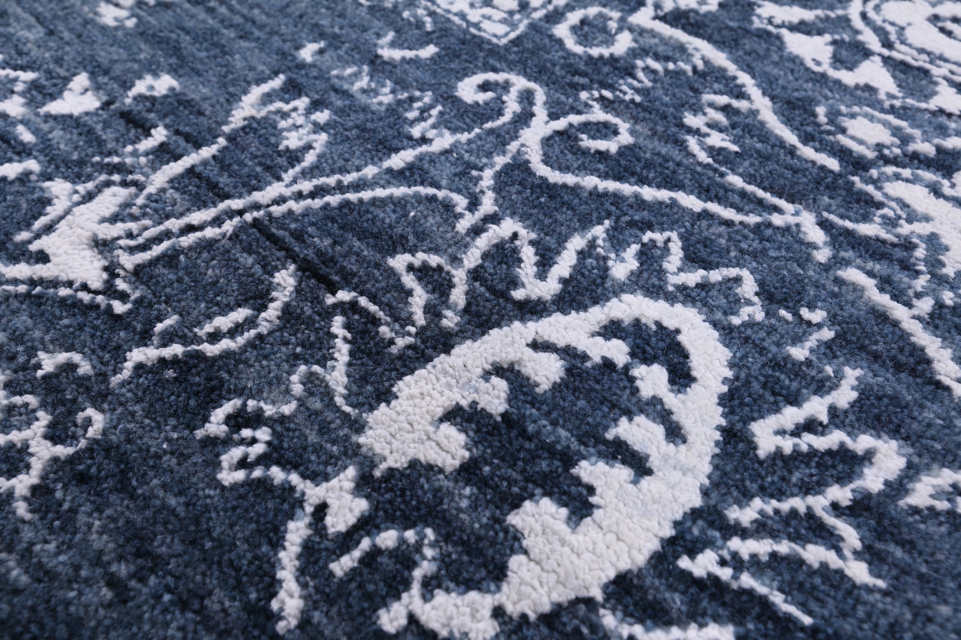 Grey Modern Hand Knotted Wool & Silk Rug - 8' 0" X 9' 8" - Golden Nile