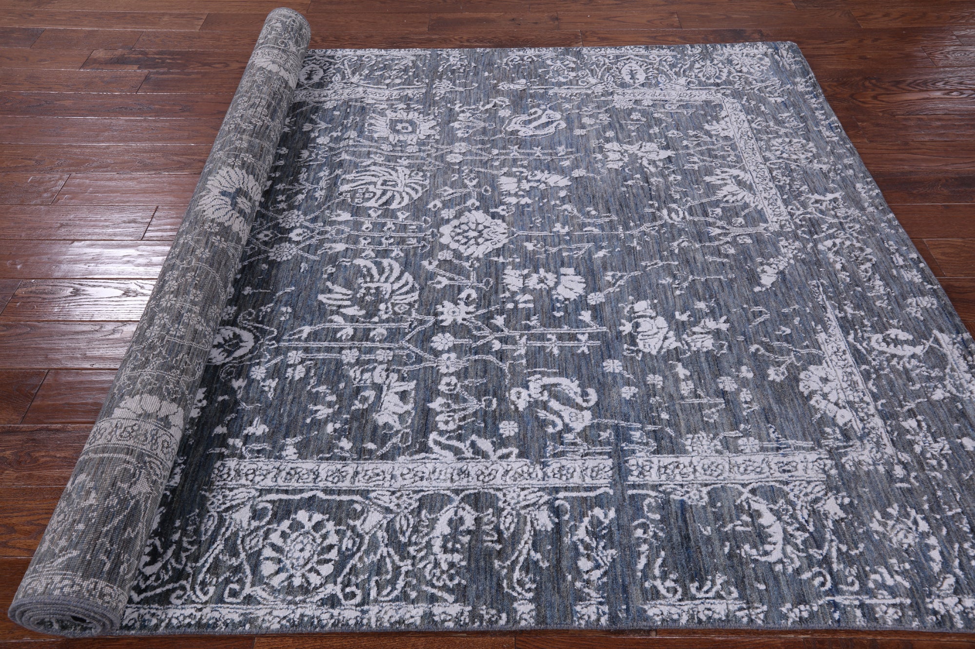 Grey Persian Handmade Wool & Silk Rug - 5' 10" X 9' 3" - Golden Nile