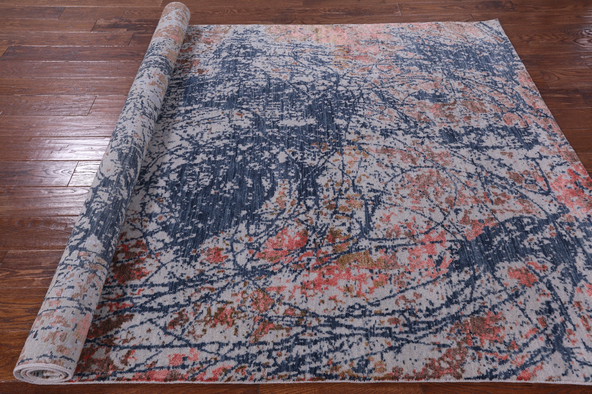 Modern Hand Knotted Wool & Silk Rug - 5' 8" X 8' 0" - Golden Nile
