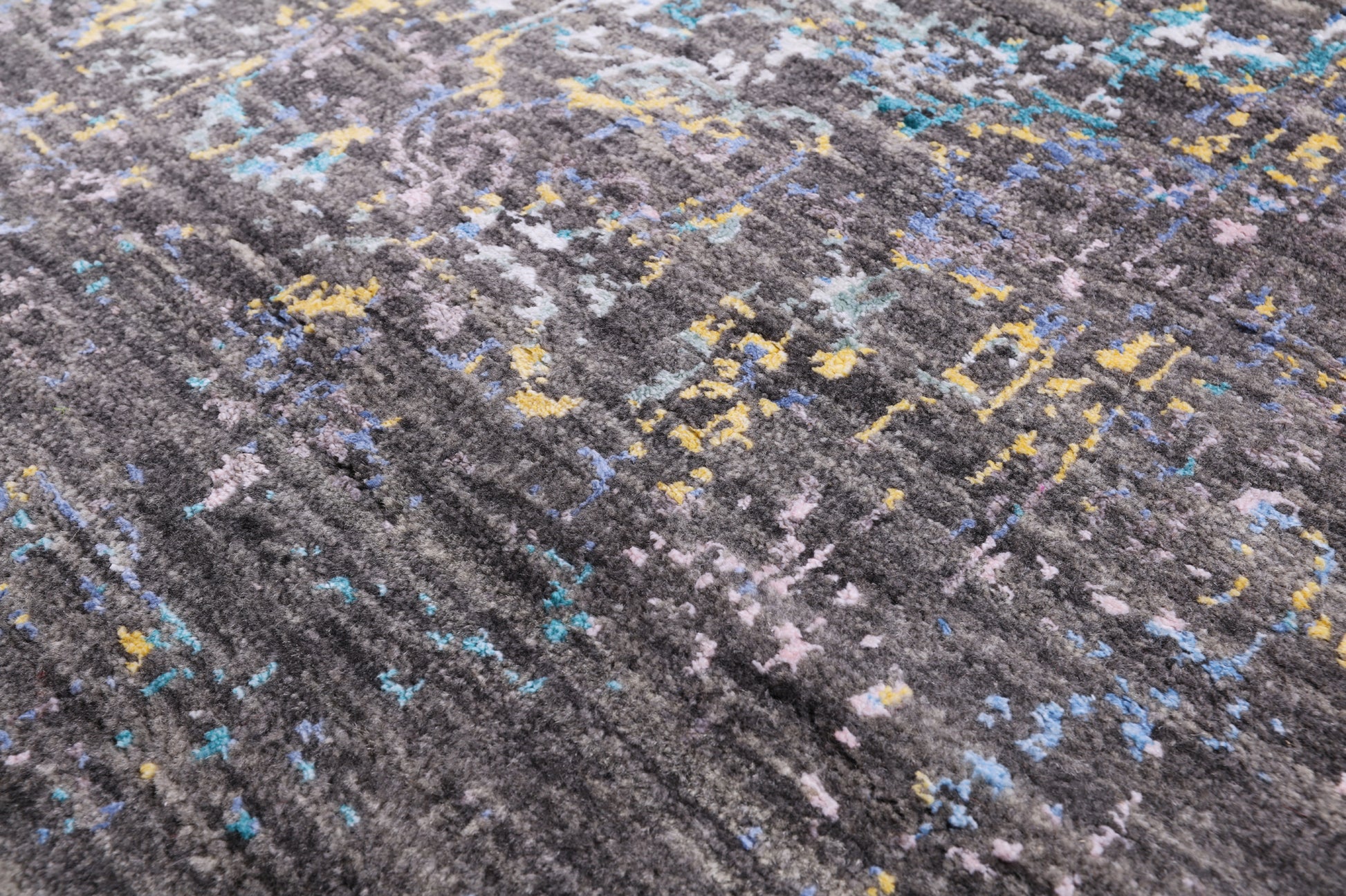 Modern Hand Knotted Wool & Silk Rug - 3' 0" X 5' 4" - Golden Nile