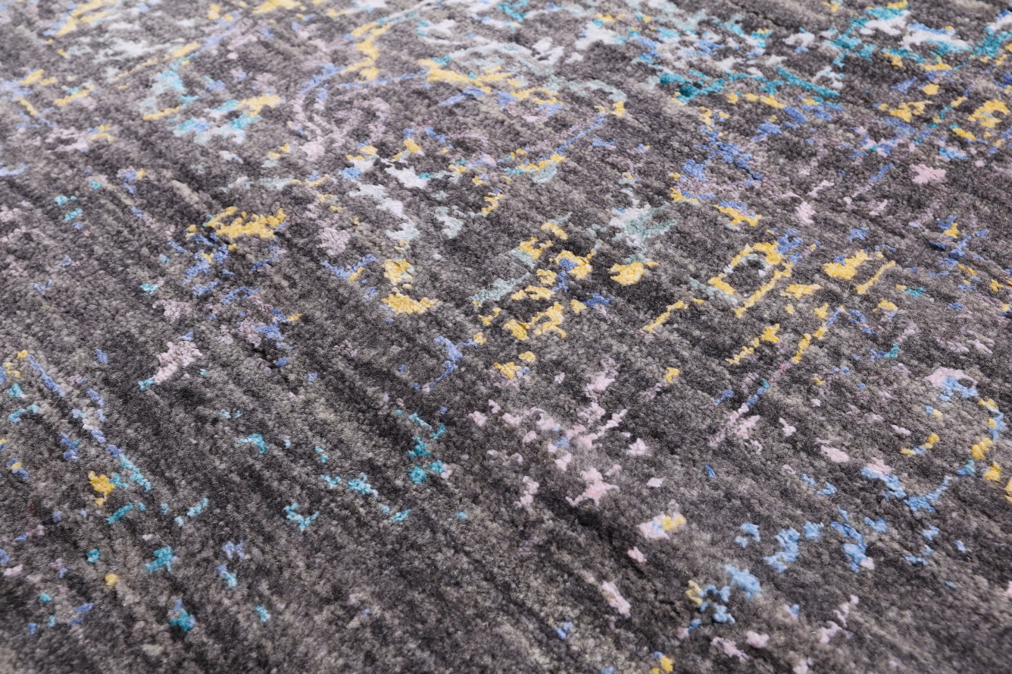 Modern Hand Knotted Wool & Silk Rug - 3' 0" X 5' 4" - Golden Nile