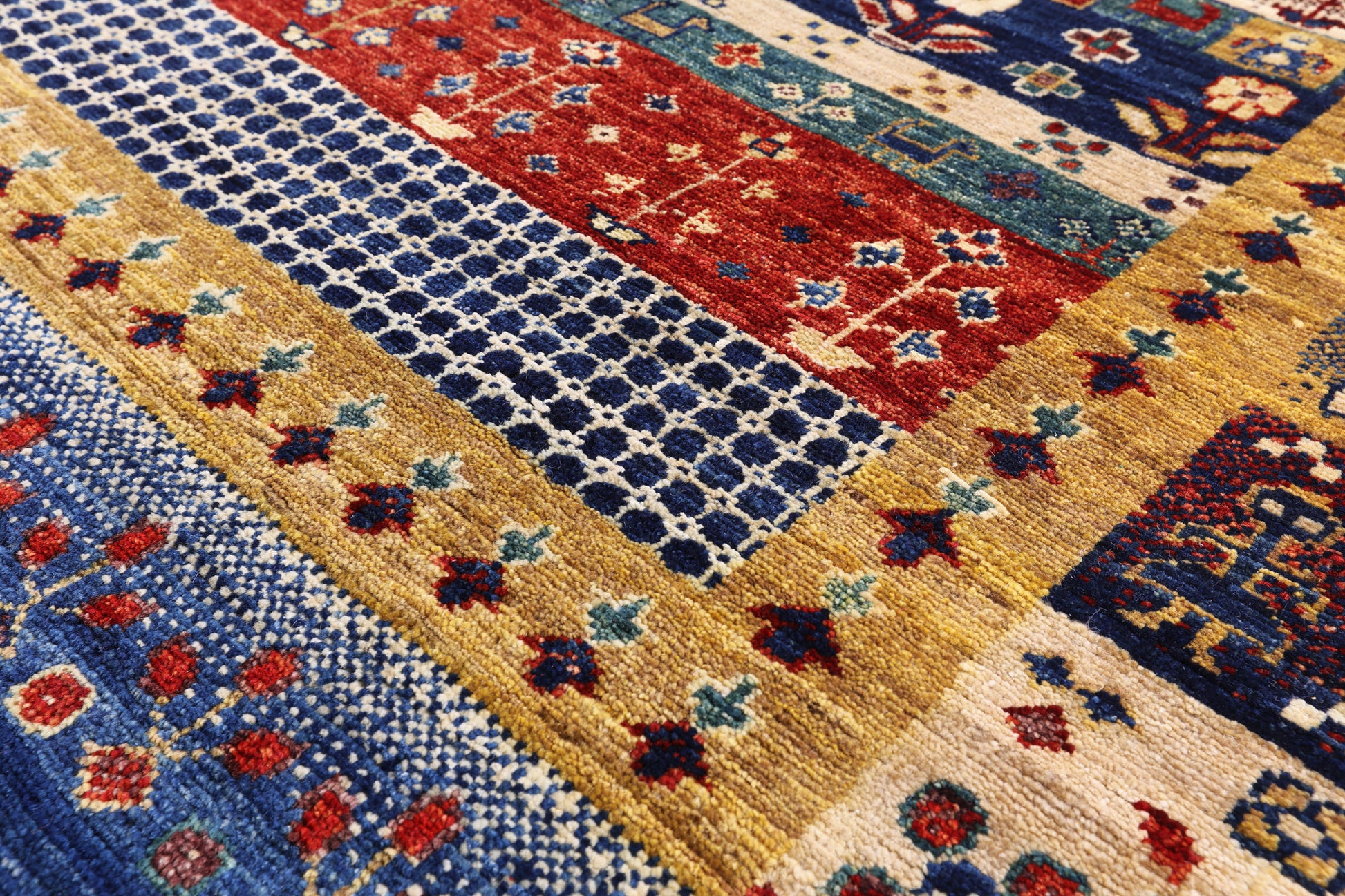 Tribal Persian Gabbeh Handmade Wool Rug - 4' 10" X 6' 7" - Golden Nile