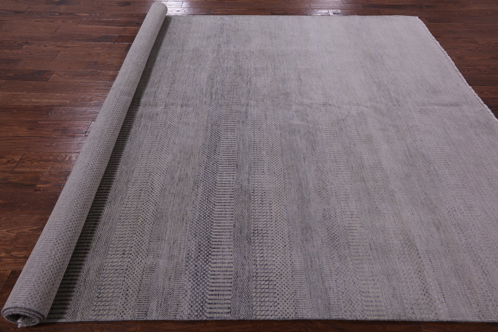 Grey Savannah Grass Handmade Wool & Silk Rug - 8' 2" X 9' 10" - Golden Nile