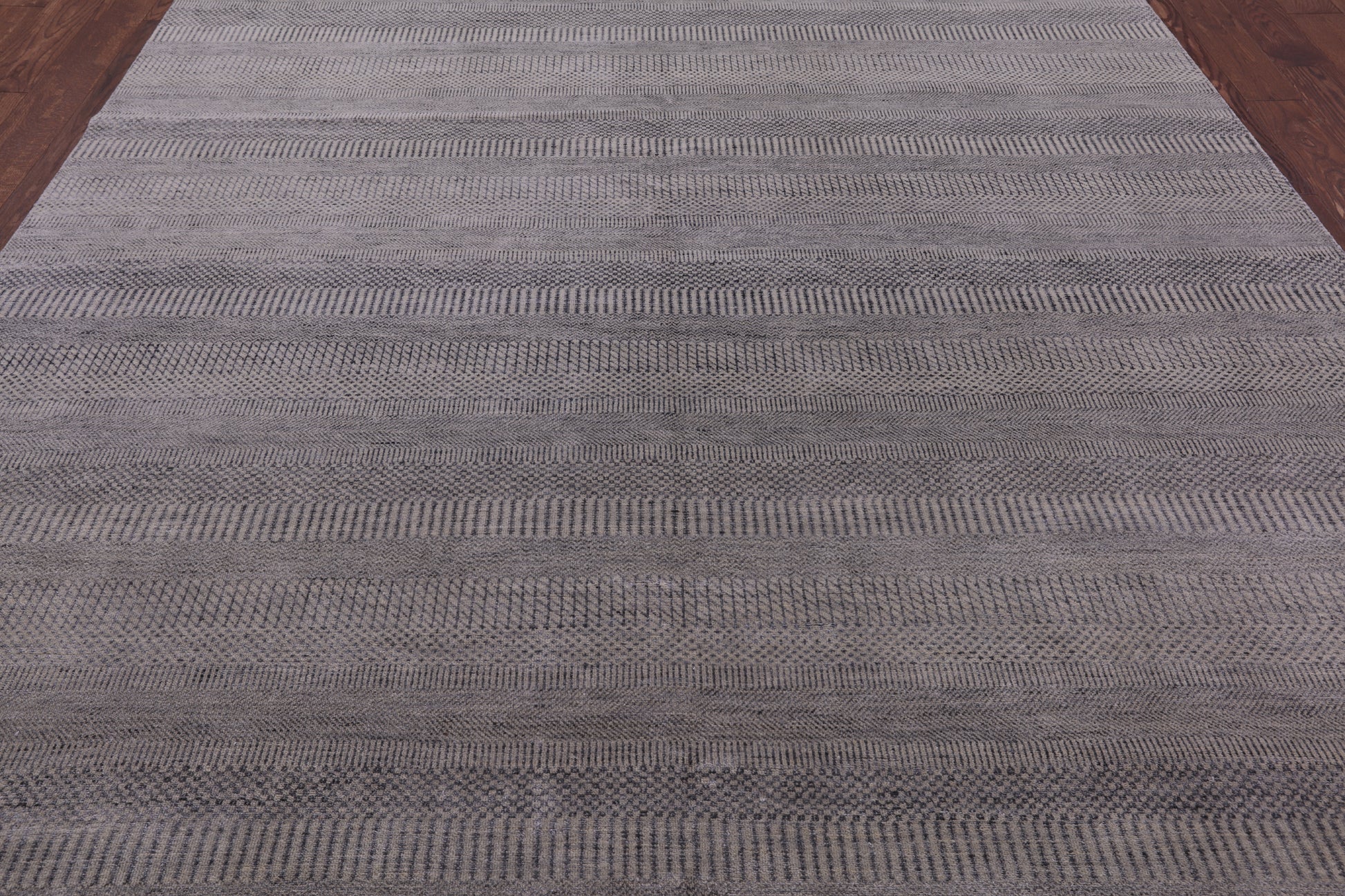 Grey Savannah Grass Handmade Wool & Silk Rug - 8' 2" X 9' 10" - Golden Nile