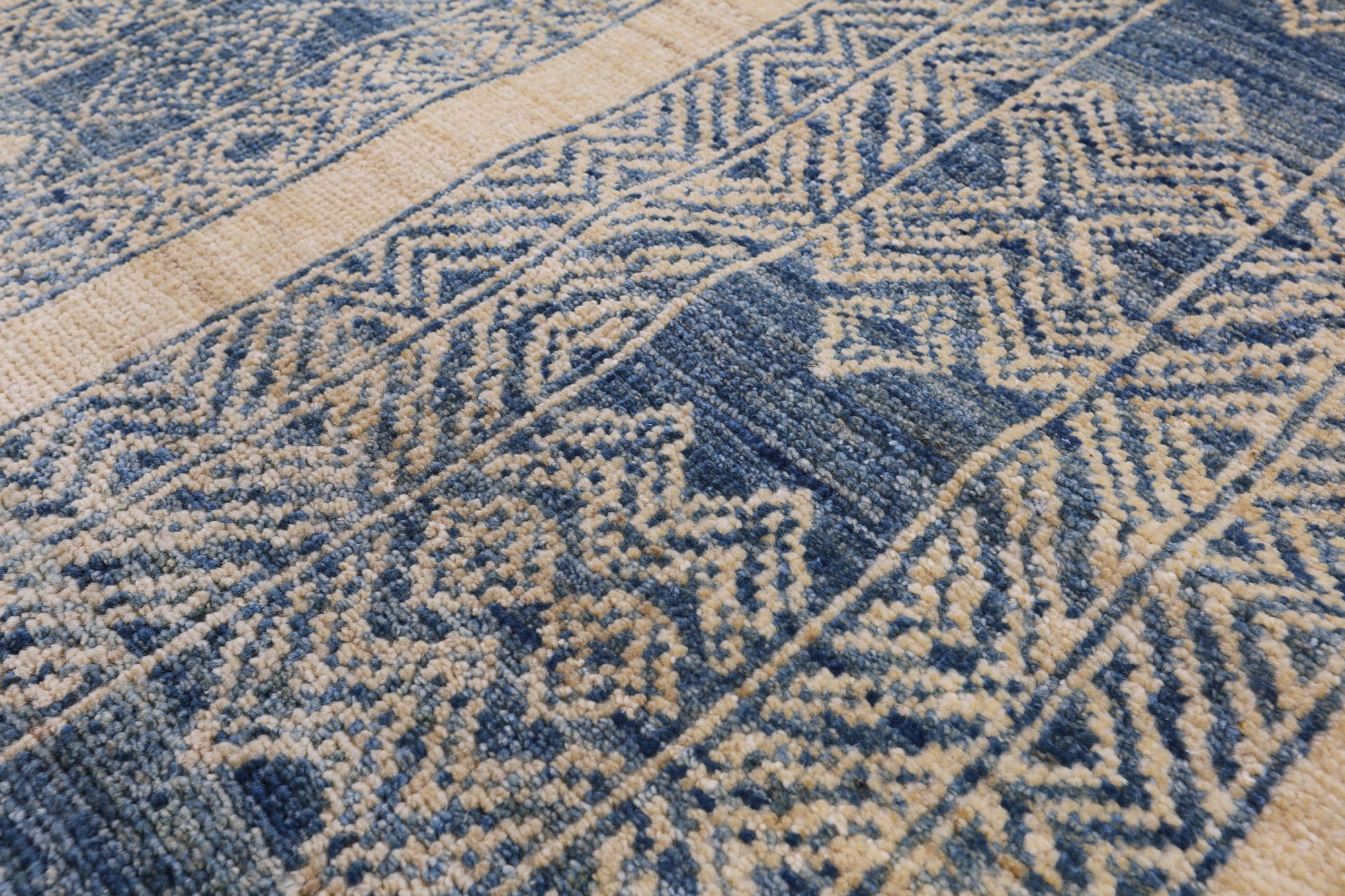 Southwest Navajo Design Gabbeh Handmade Wool Rug - 5' 10" X 8' 7" - Golden Nile