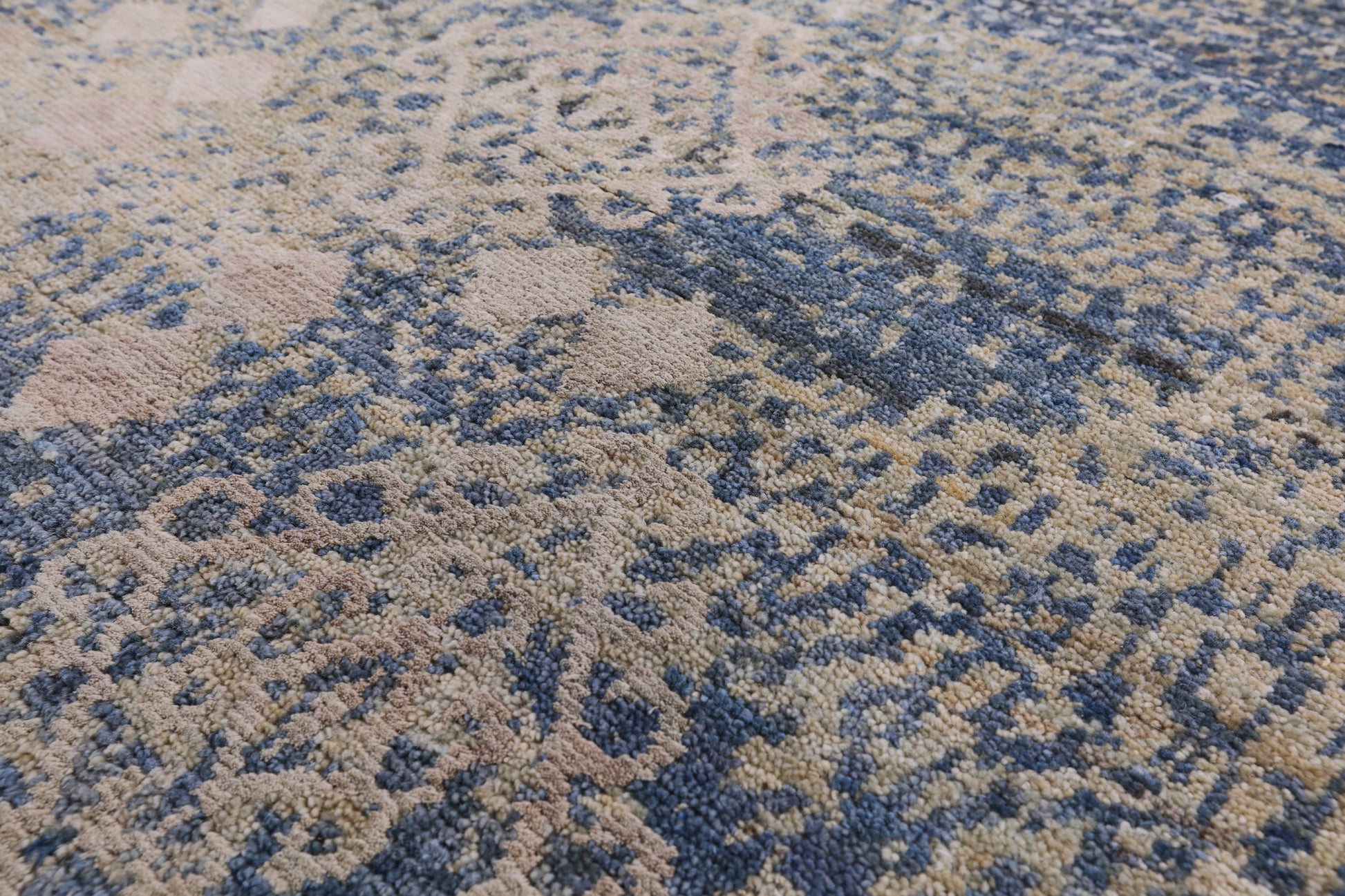 Modern Handmade Wool & Silk Rug - 6' 2" X 9' 0" - Golden Nile