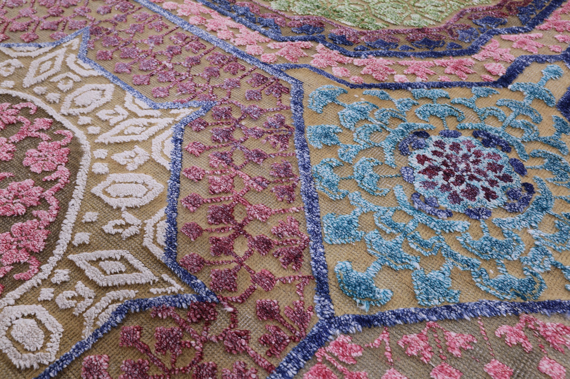 Geometric Persian Mamluk Hand Knotted Wool & Silk Rug - 8' 2" X 10' 0" - Golden Nile
