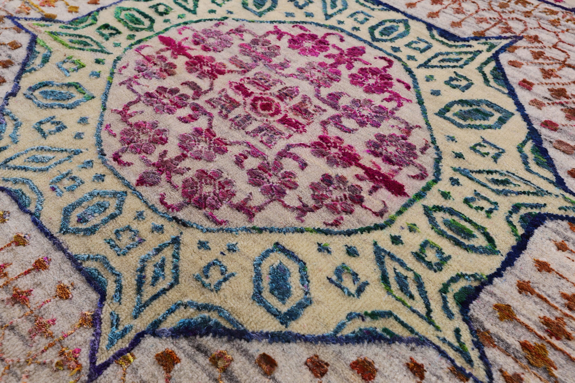 Geometric Persian Mamluk Hand Knotted Wool & Silk Rug - 8' 2" X 9' 9" - Golden Nile