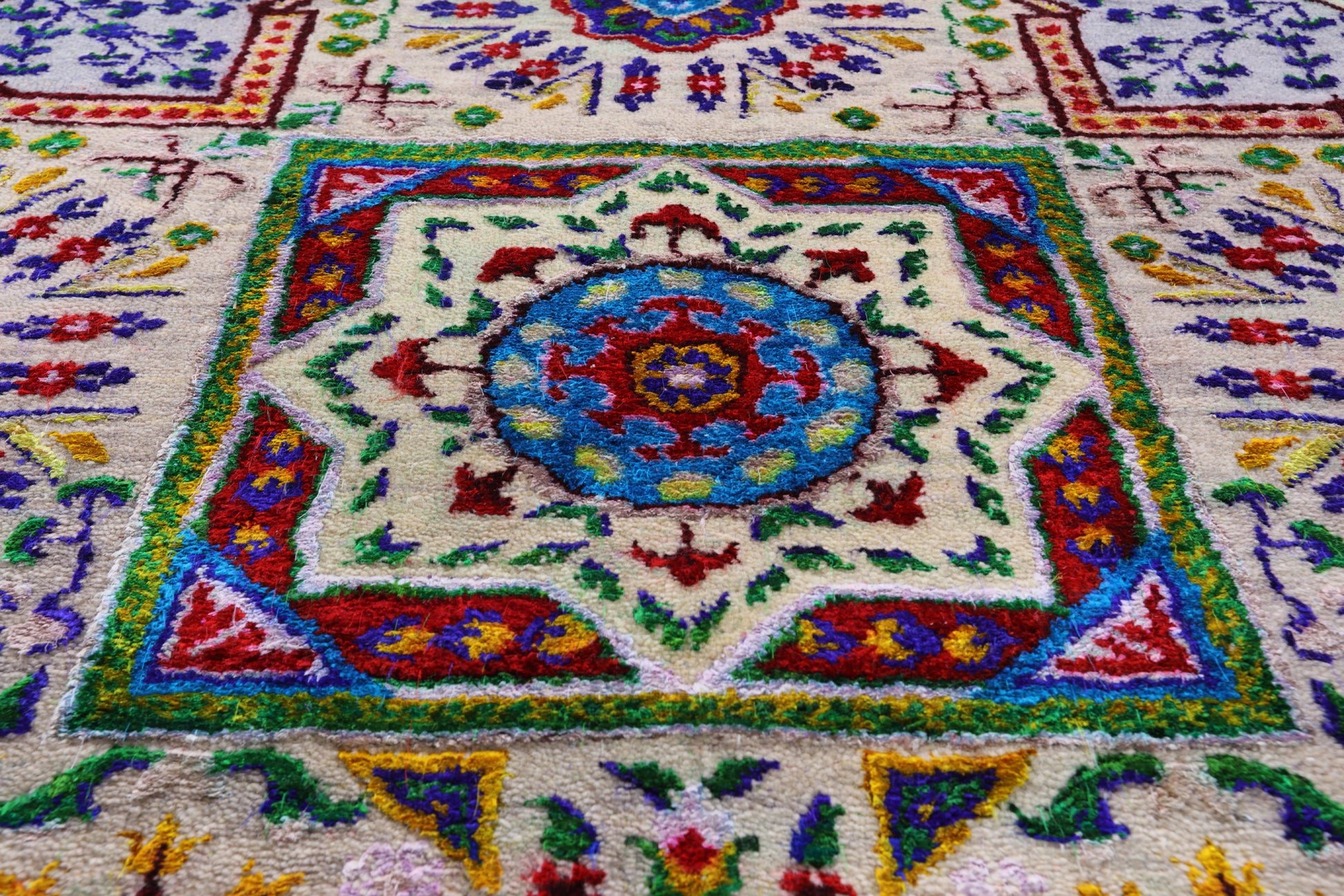 Geometric Persian Mamluk Hand Knotted Wool & Silk Rug - 8' 1" X 9' 11" - Golden Nile