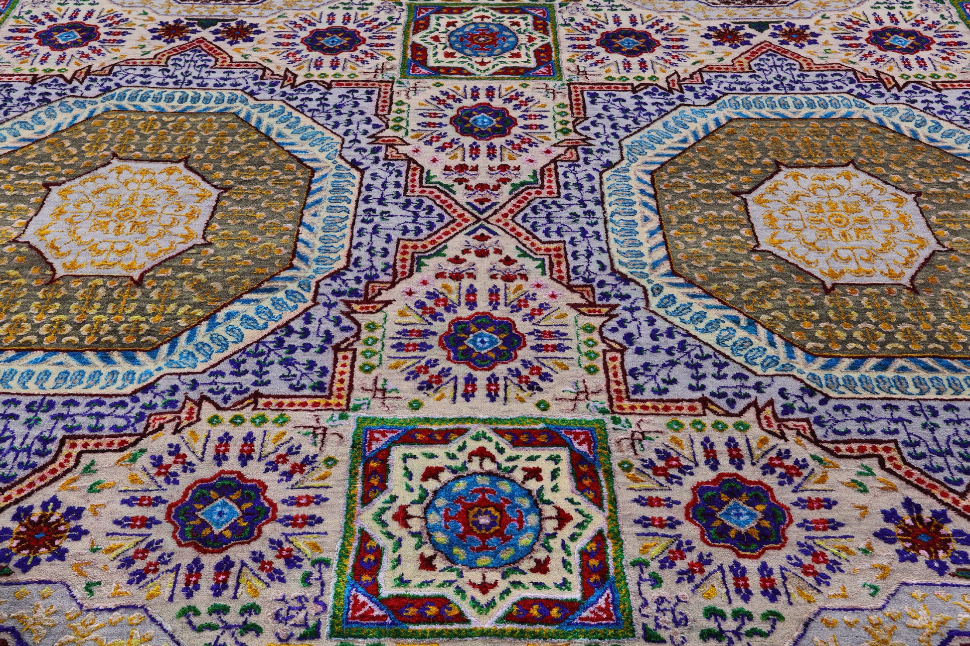 Geometric Persian Mamluk Hand Knotted Wool & Silk Rug - 8' 1" X 9' 11" - Golden Nile