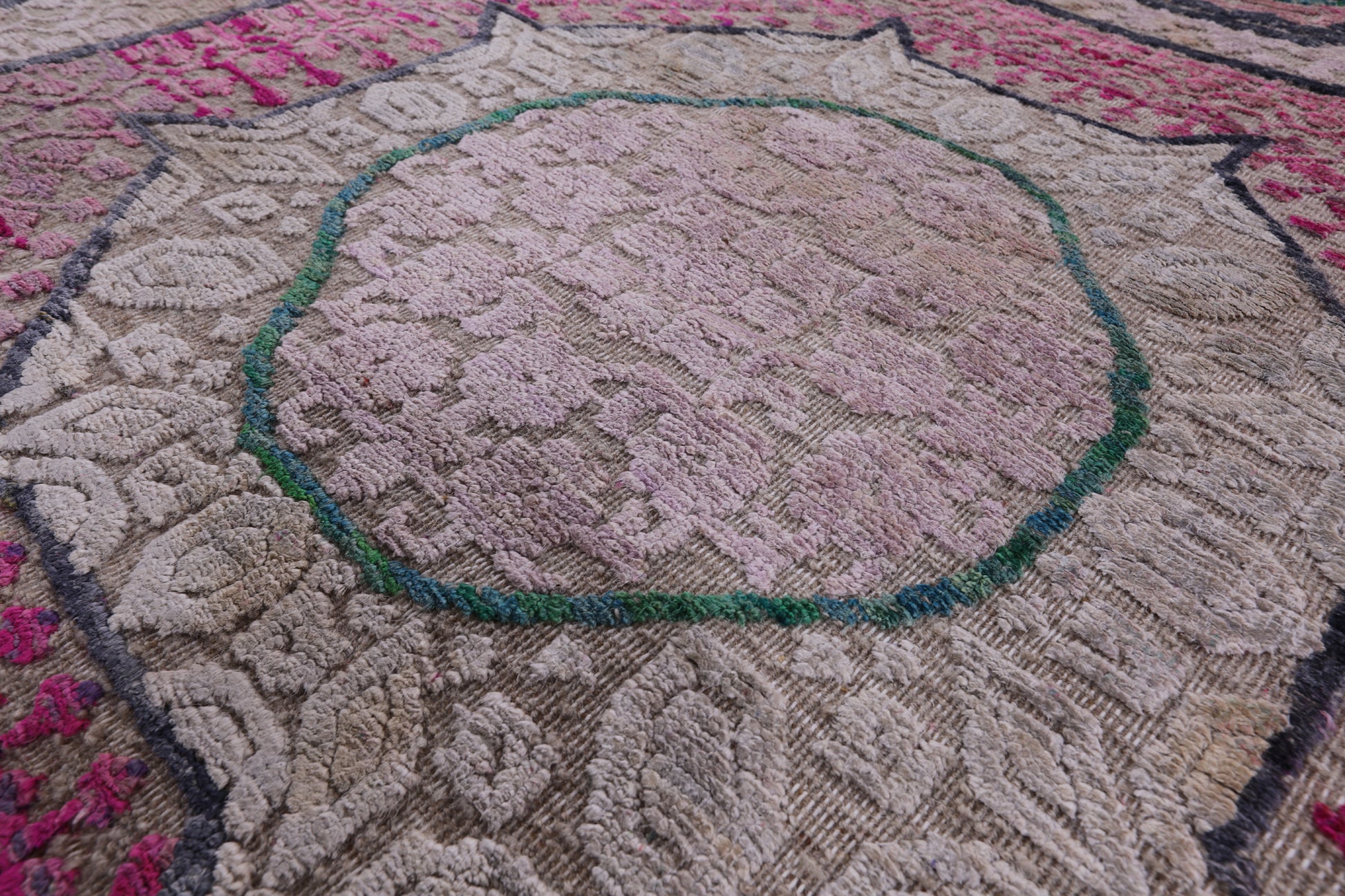 Geometric Persian Mamluk Handmade Wool & Silk Rug - 8' 1" X 10' 1" - Golden Nile