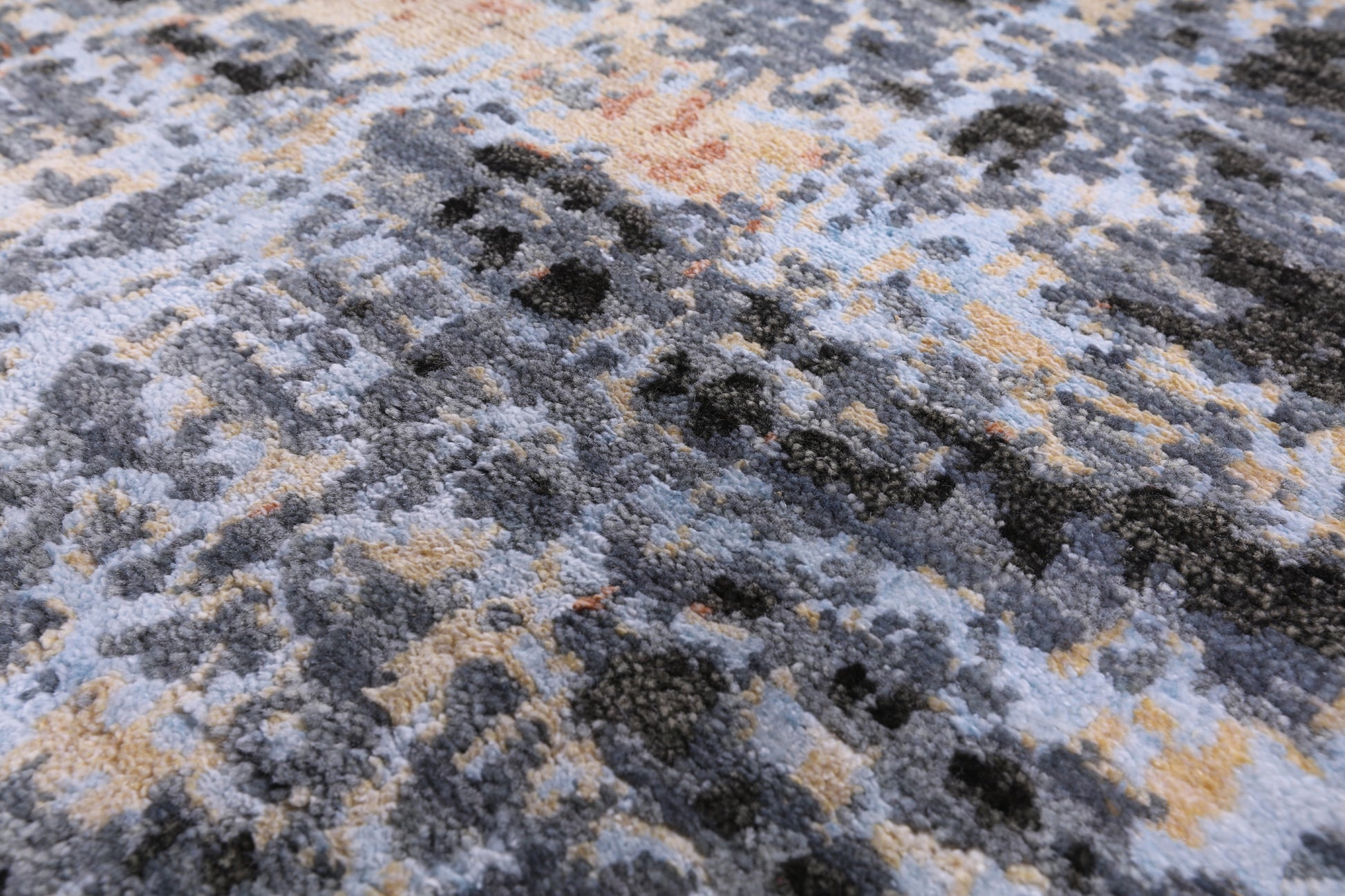 Modern Hand Knotted Wool & Silk Rug - 8' 11" X 12' 1" - Golden Nile