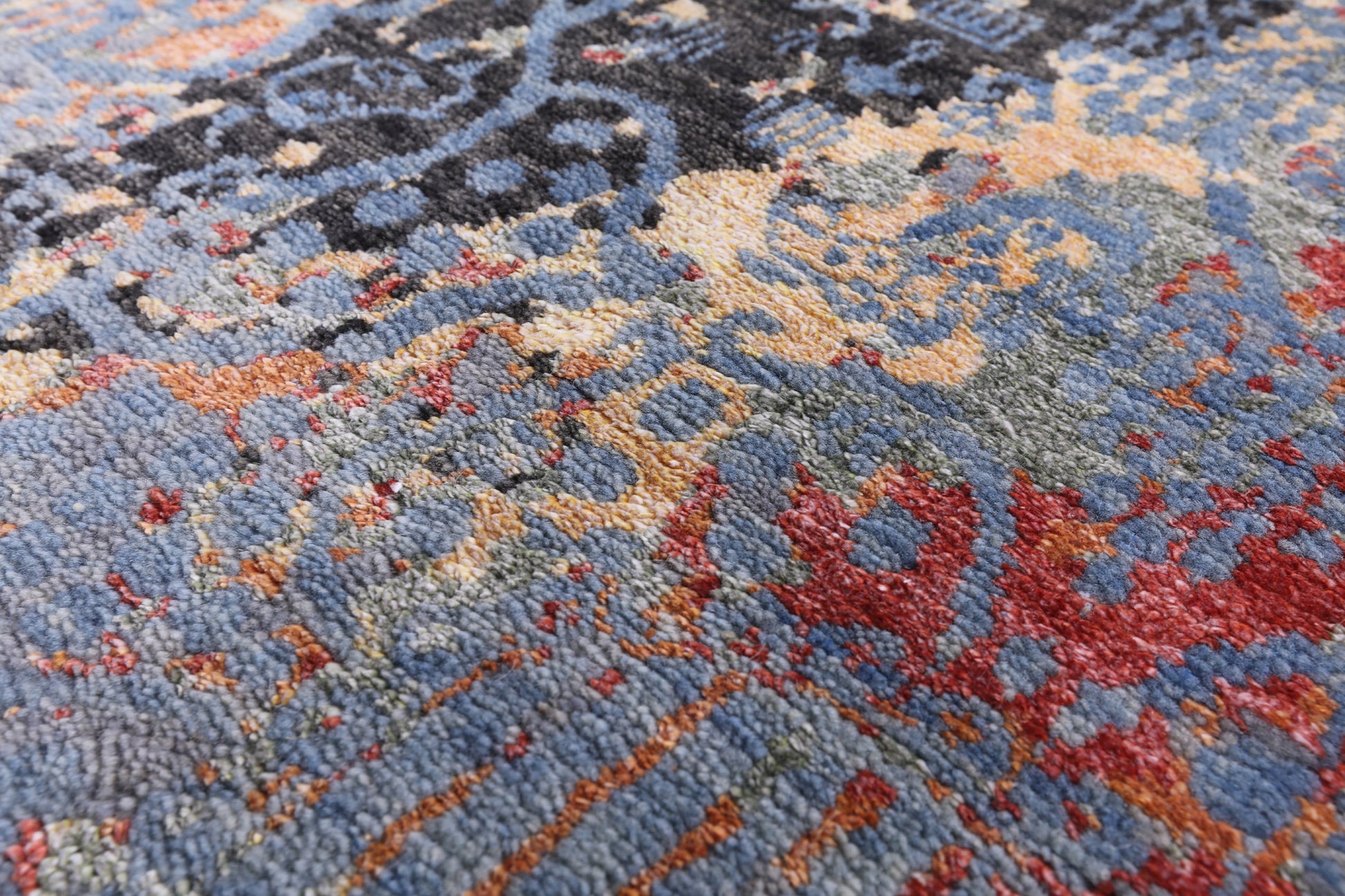 Modern Hand Knotted Wool & Silk Rug - 7' 11" X 10' 1" - Golden Nile