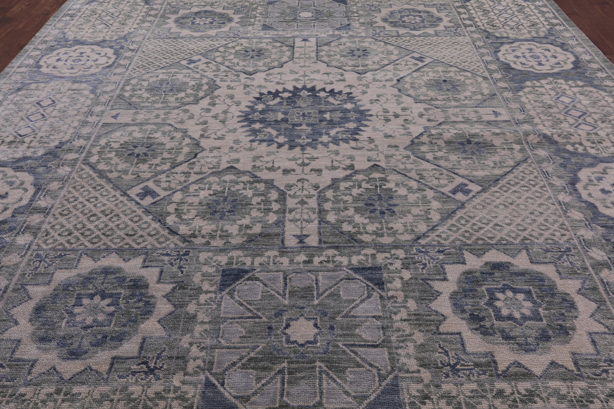 Geometric Persian Mamluk Hand Knotted Wool Rug - 10' 1" X 13' 10" - Golden Nile