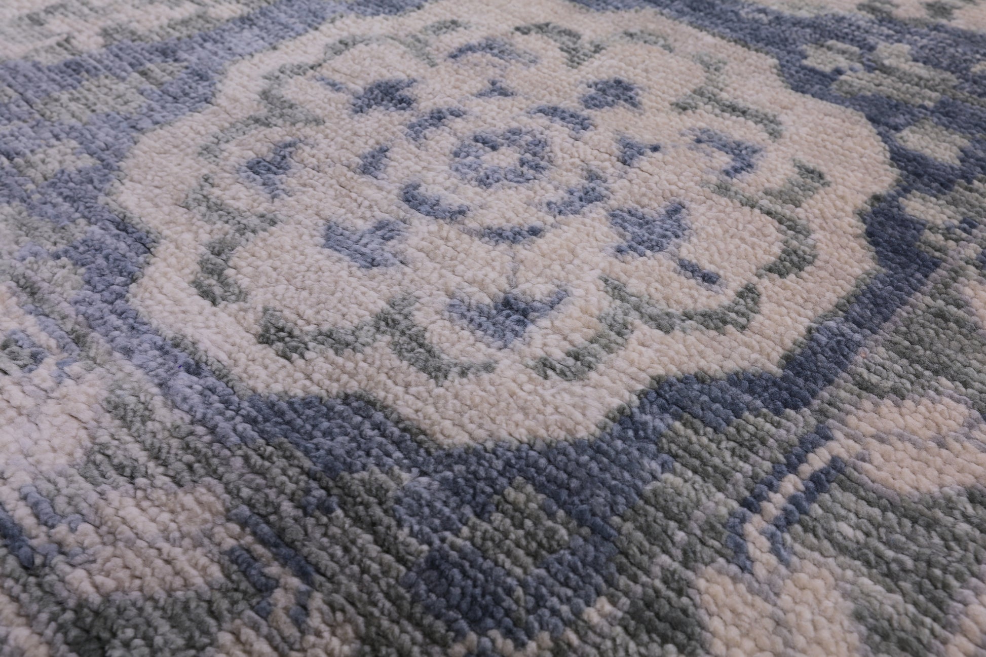 Geometric Persian Mamluk Hand Knotted Wool Rug - 10' 1" X 13' 10" - Golden Nile