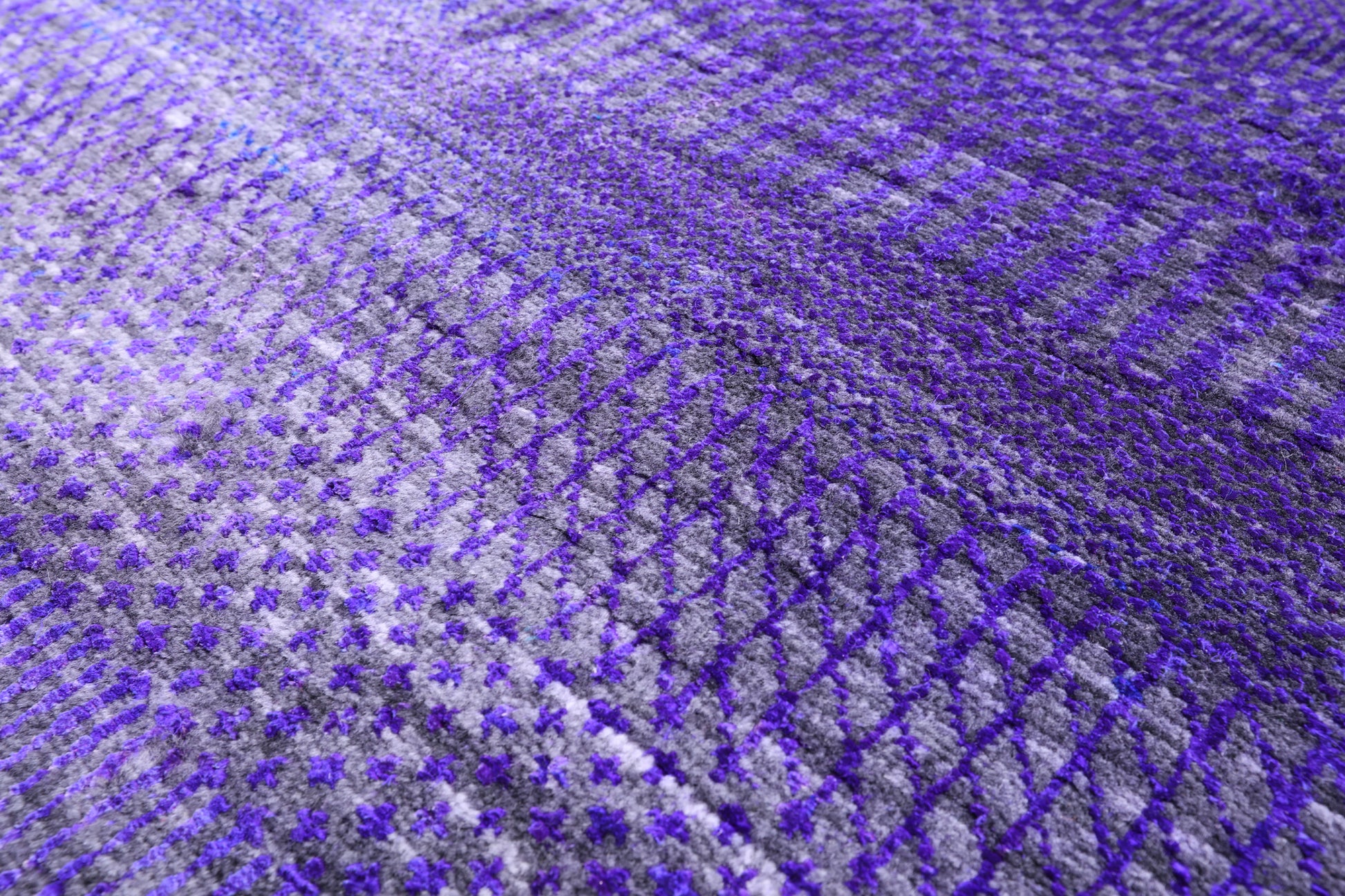 Purple Savannah Grass Hand Knotted Wool & Silk Rug - 9' 10" X 19' 10" - Golden Nile