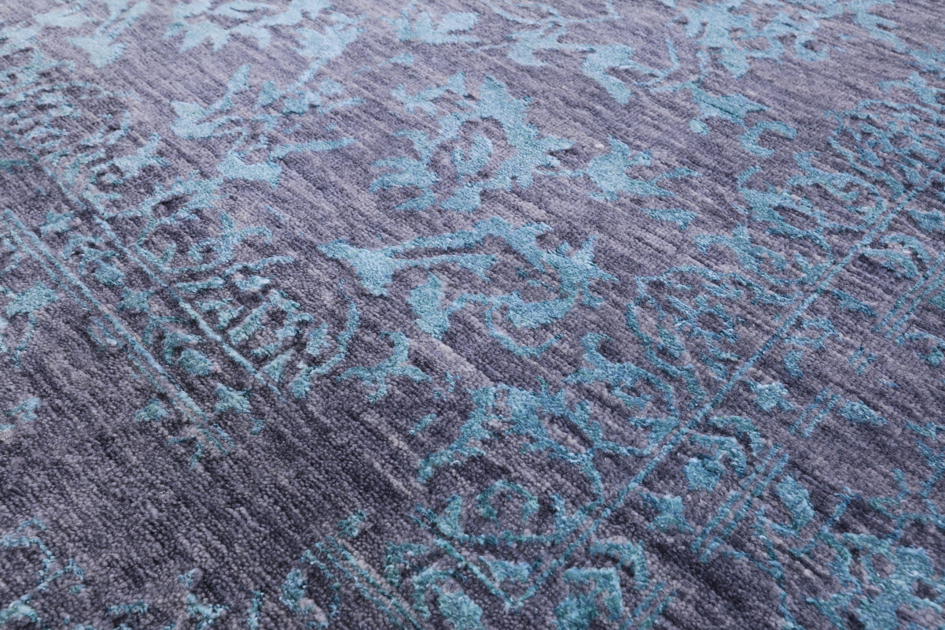 Grey Modern Hand Knotted Wool & Silk Rug - 7' 11" X 9' 11" - Golden Nile