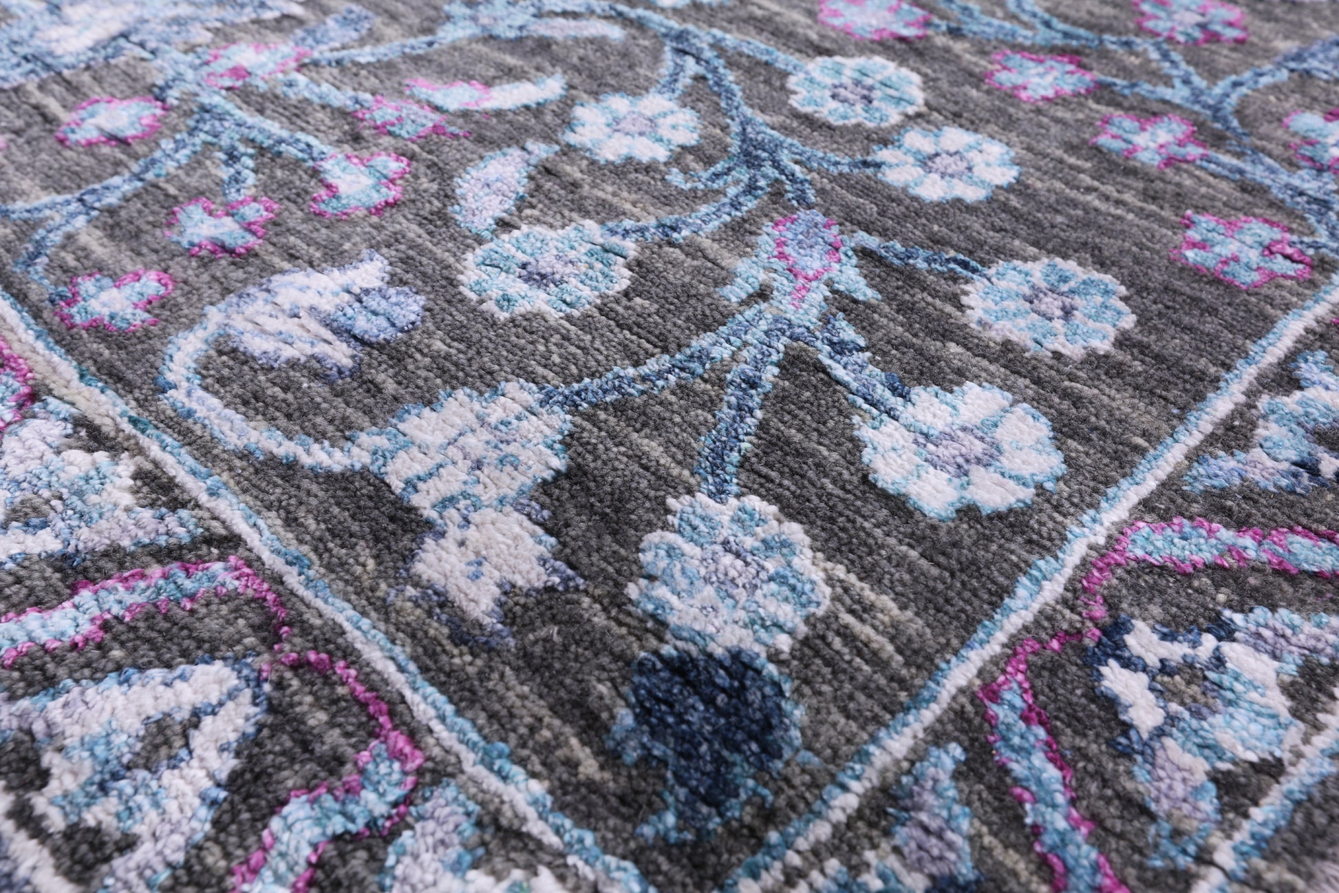 Grey Contemporary Hand Knotted Wool & Silk Rug - 8' 0" X 10' 10" - Golden Nile