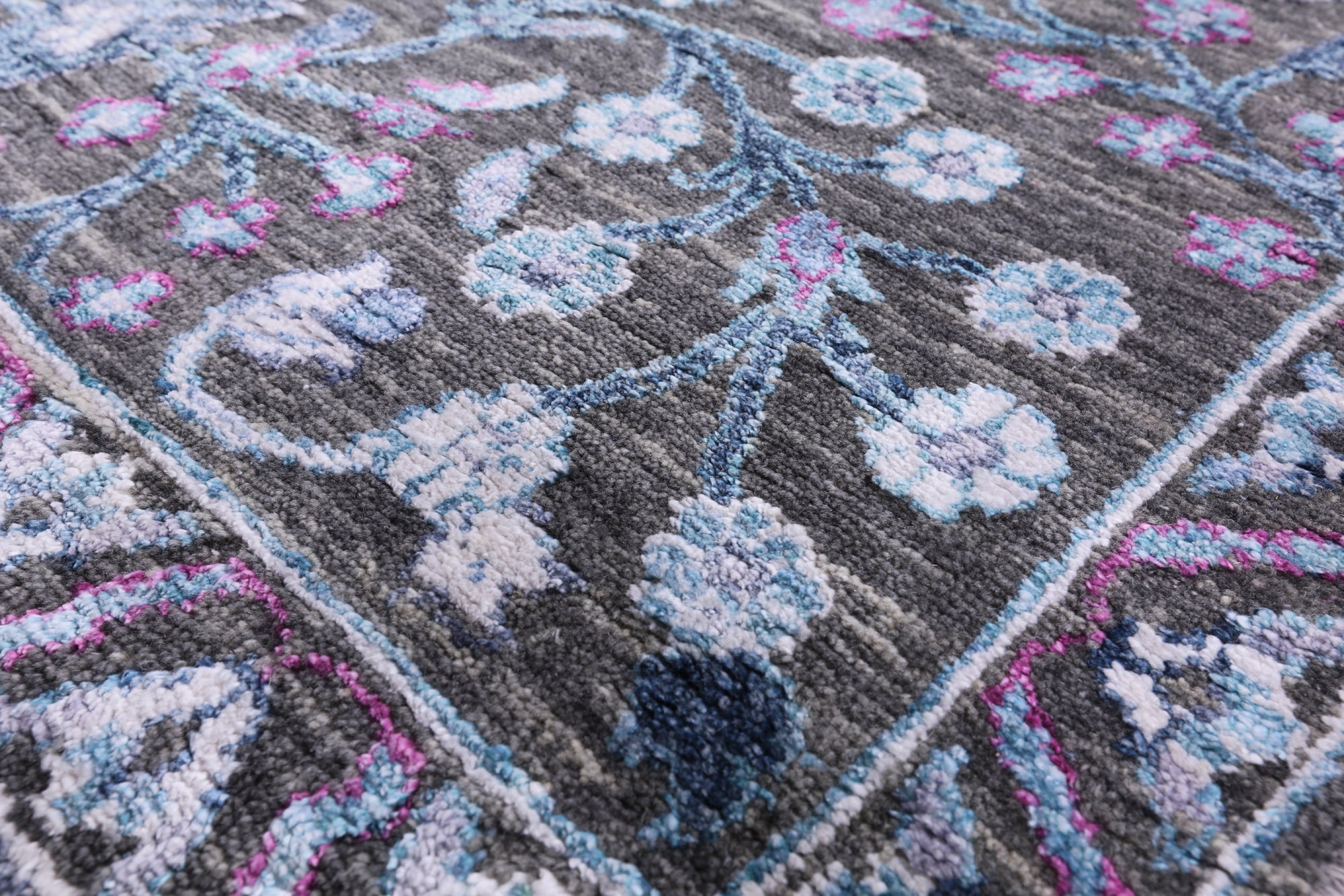 Grey Contemporary Hand Knotted Wool & Silk Rug - 8' 0" X 10' 10" - Golden Nile
