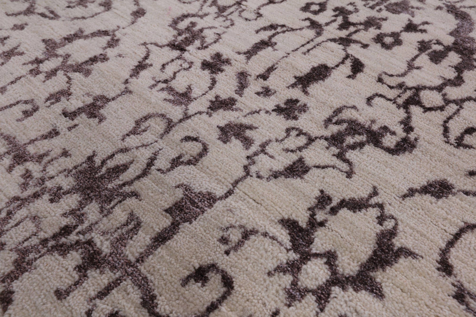 Ivory Modern Handmade Wool & Silk Rug - 6' 1" X 9' 3" - Golden Nile