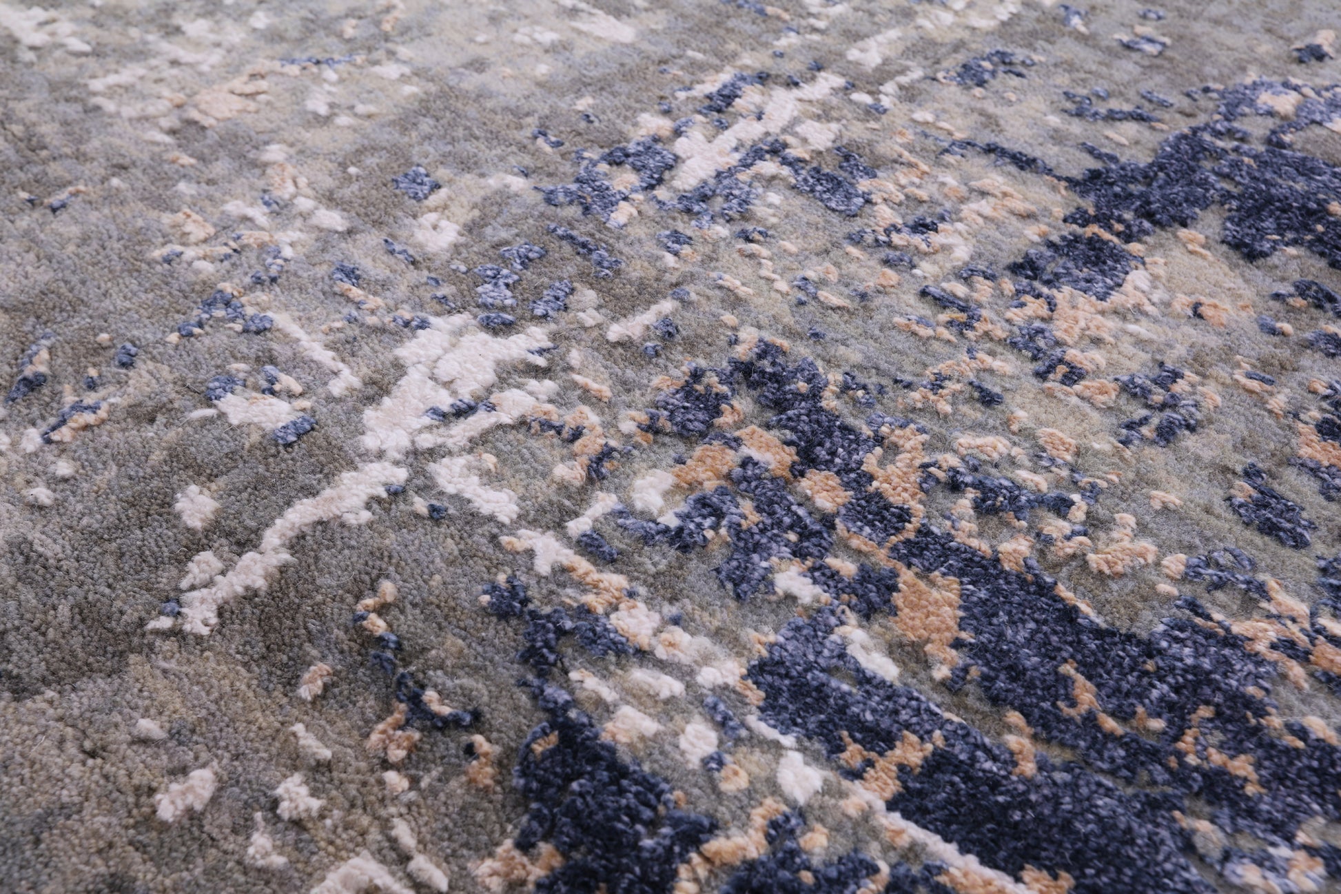 Modern Hand Knotted Wool & Silk Rug - 8' 10" X 12' 0" - Golden Nile