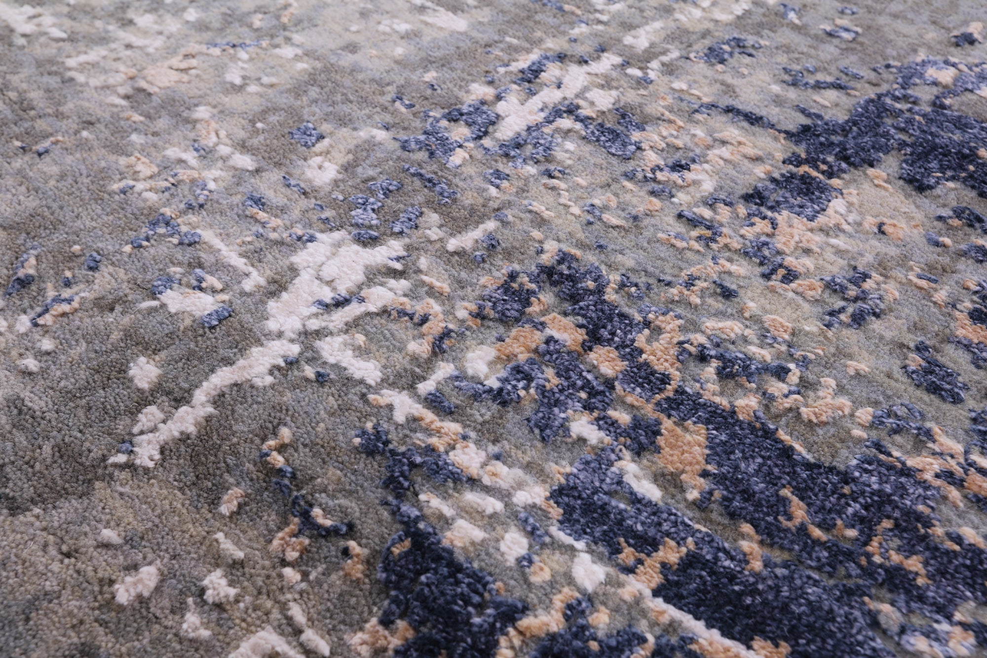 Modern Hand Knotted Wool & Silk Rug - 8' 10" X 12' 0" - Golden Nile