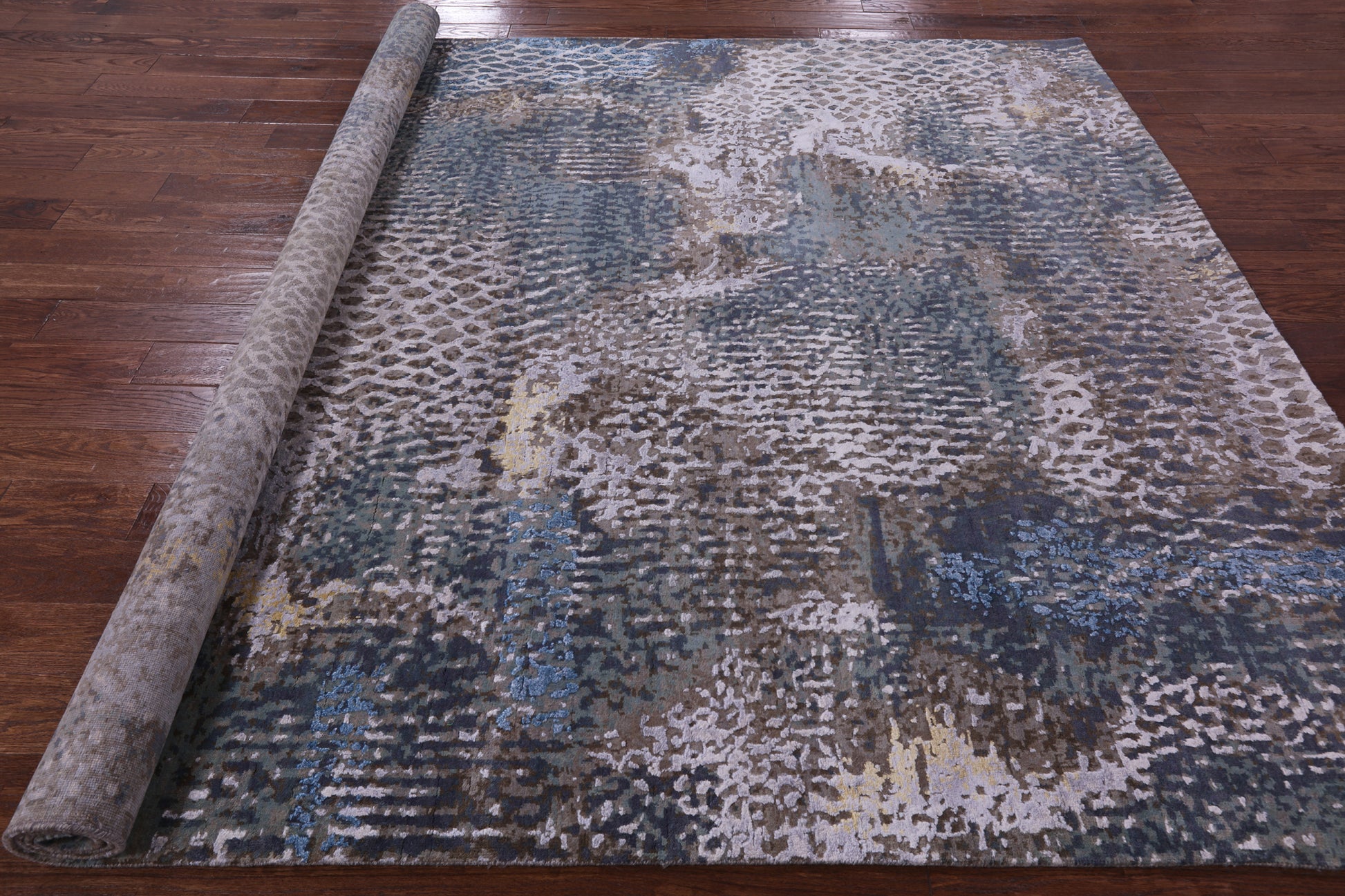 Animal Print Design Abstract Contemporary Hand Knotted Wool & Silk Rug - 8' 1" X 10' 1" - Golden Nile