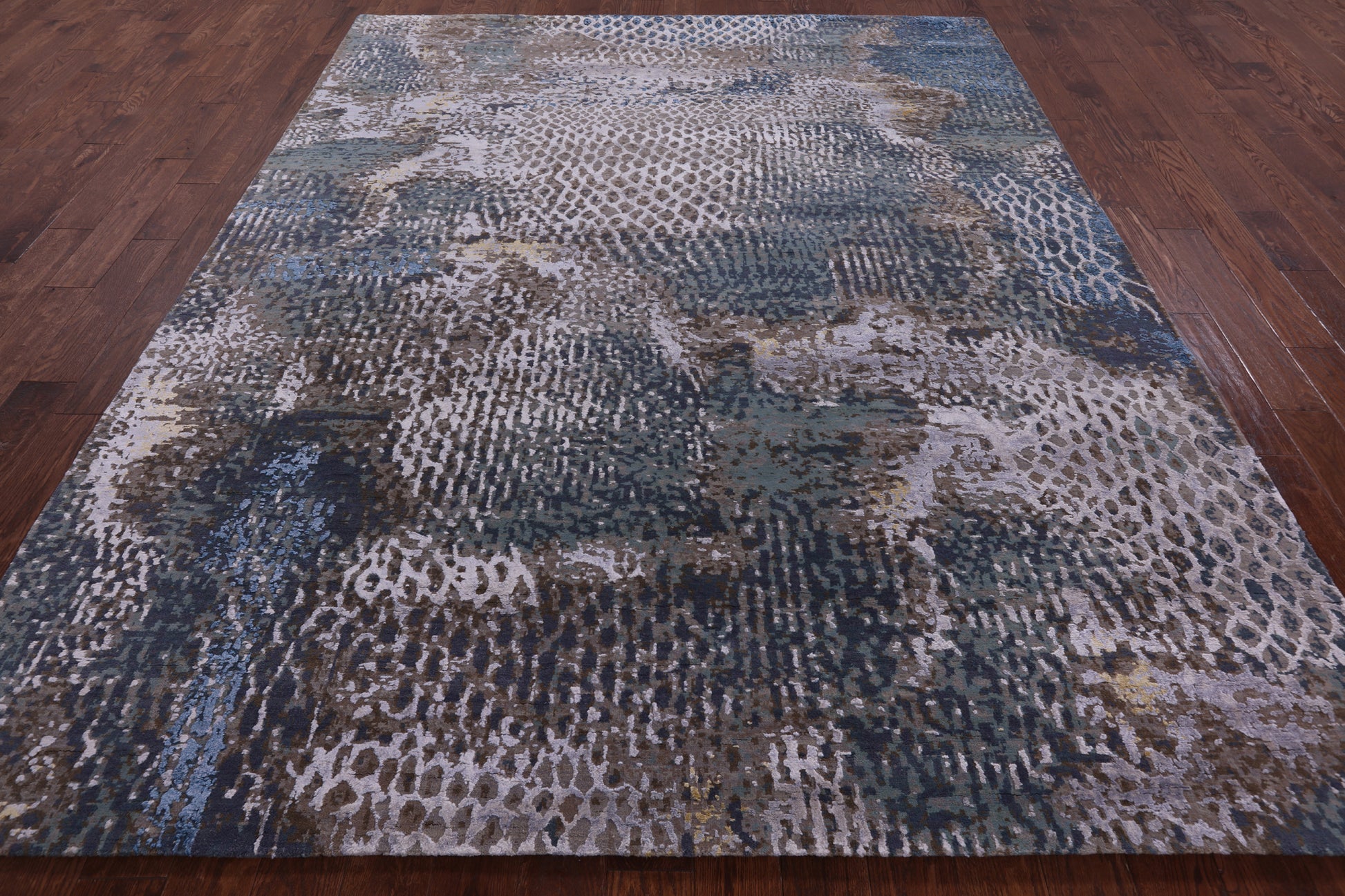 Animal Print Design Abstract Contemporary Hand Knotted Wool & Silk Rug - 8' 1" X 10' 1" - Golden Nile