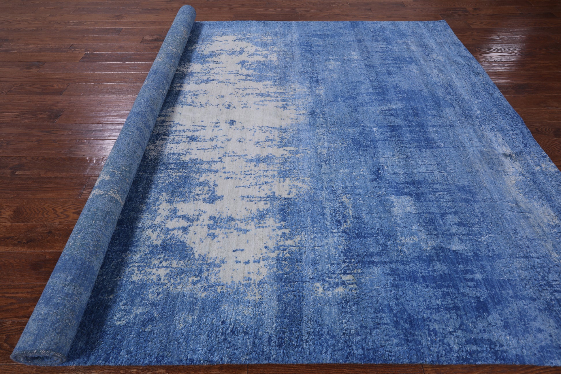 Blue Contemporary Hand Knotted Wool & Silk Rug - 7' 11" X 10' 1" - Golden Nile