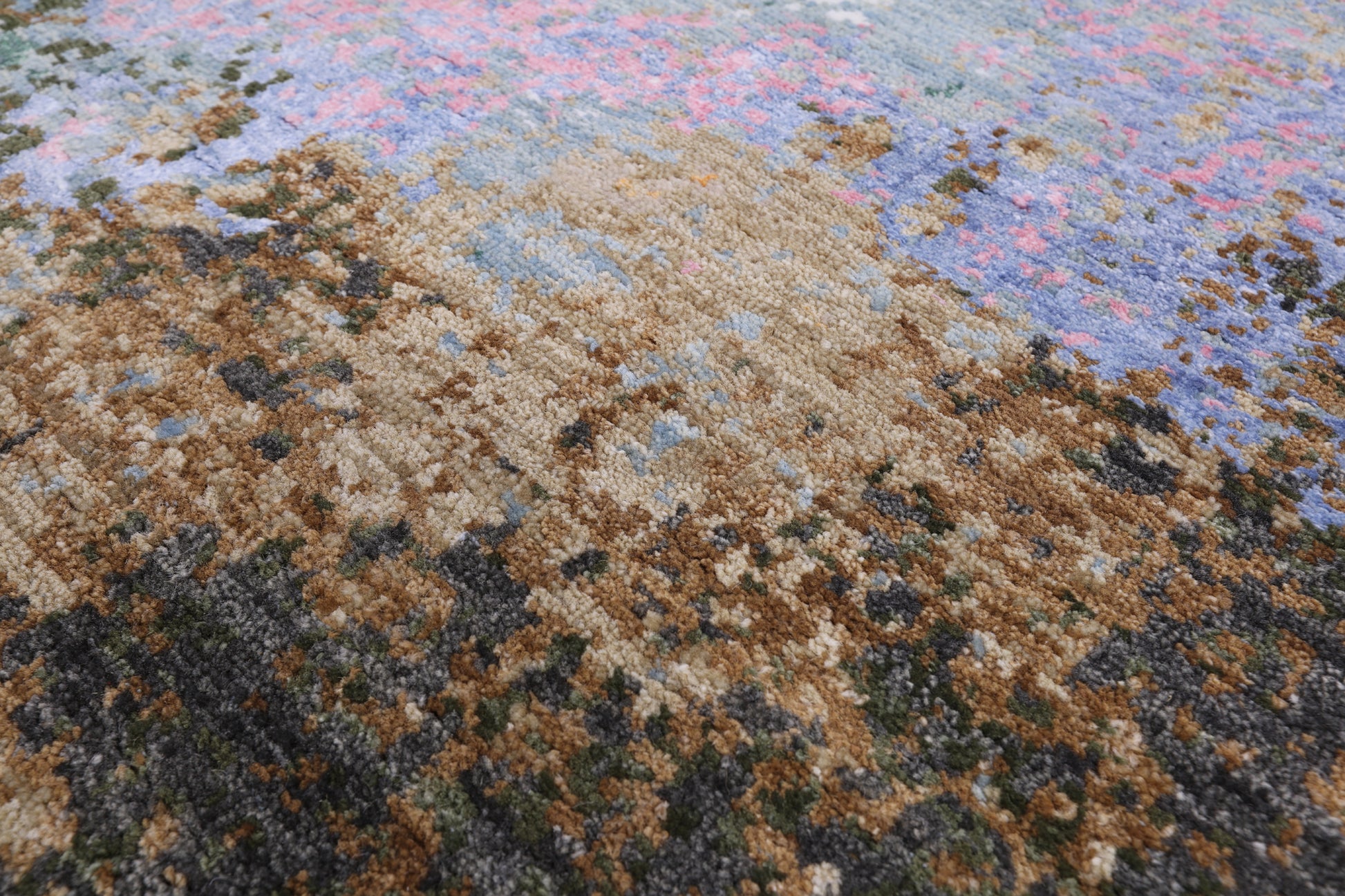Modern Hand Knotted Wool & Silk Rug - 6' 1" X 9' 2" - Golden Nile